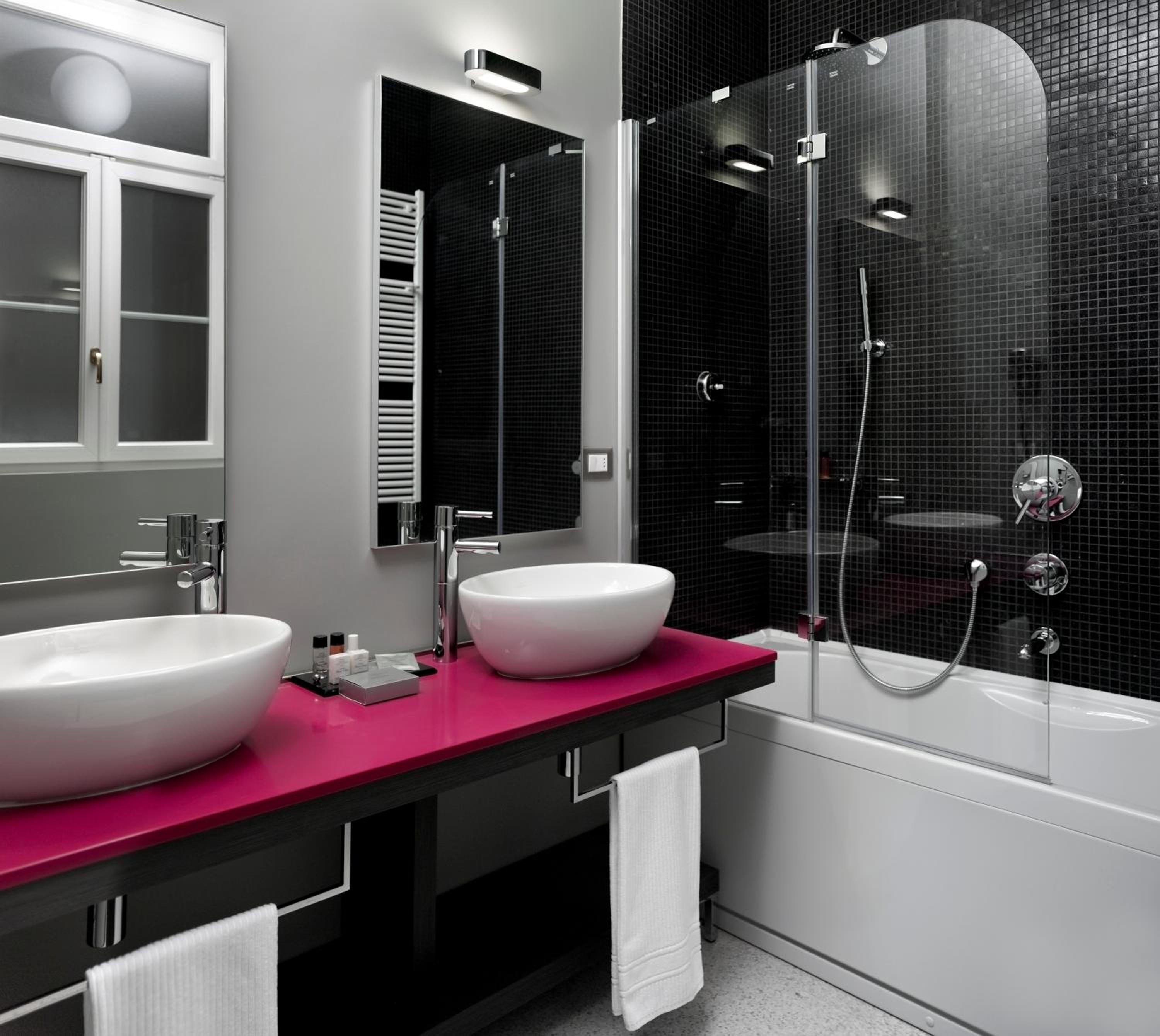 Two-Bedroom Apartment - Photo 3
