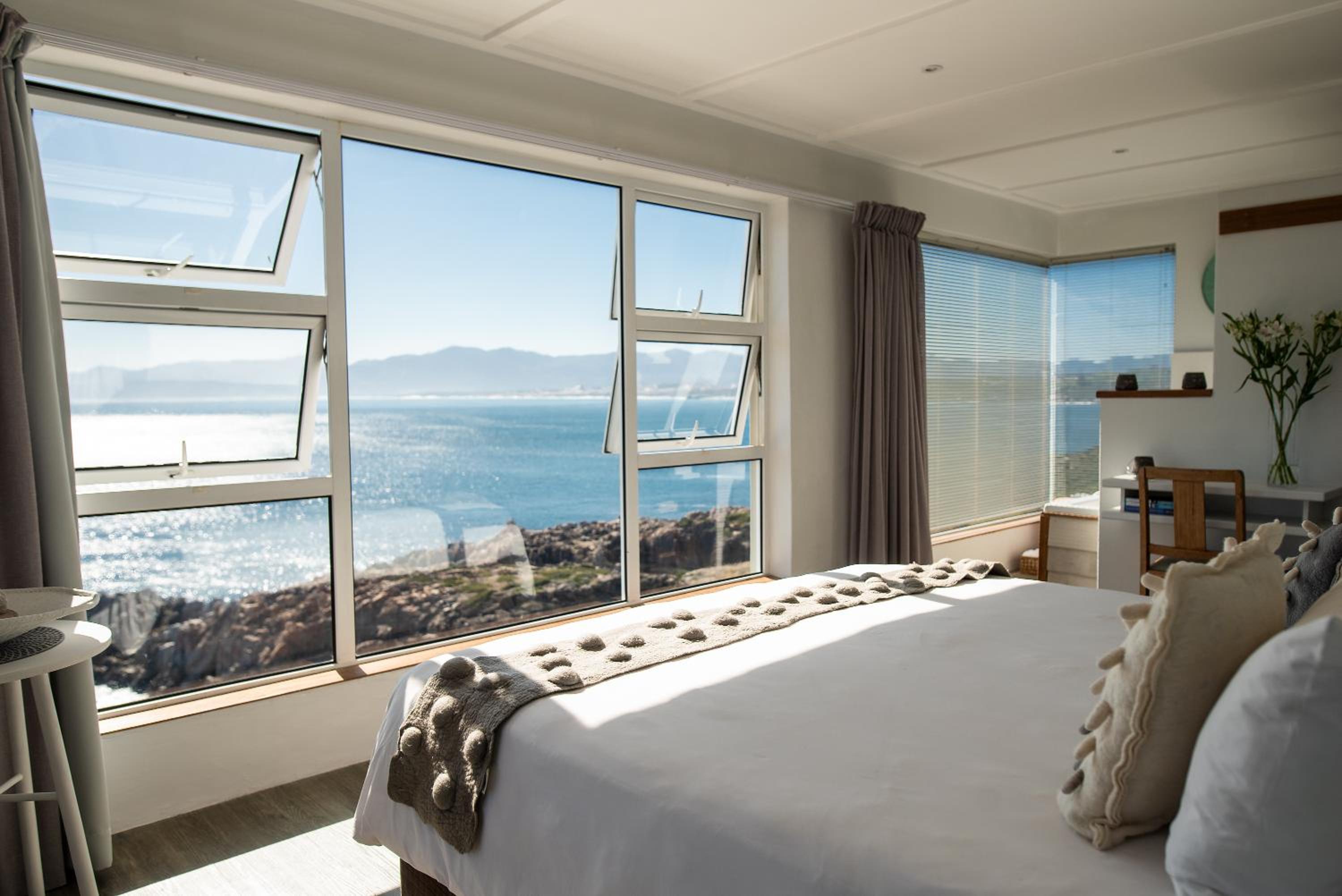 Suite with Sea View - Photo 4