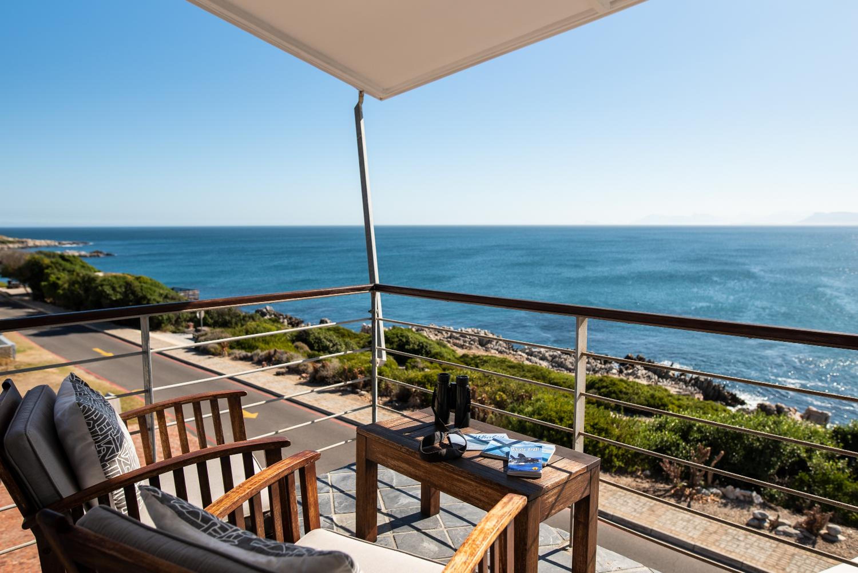 Suite with Sea View - Photo 9