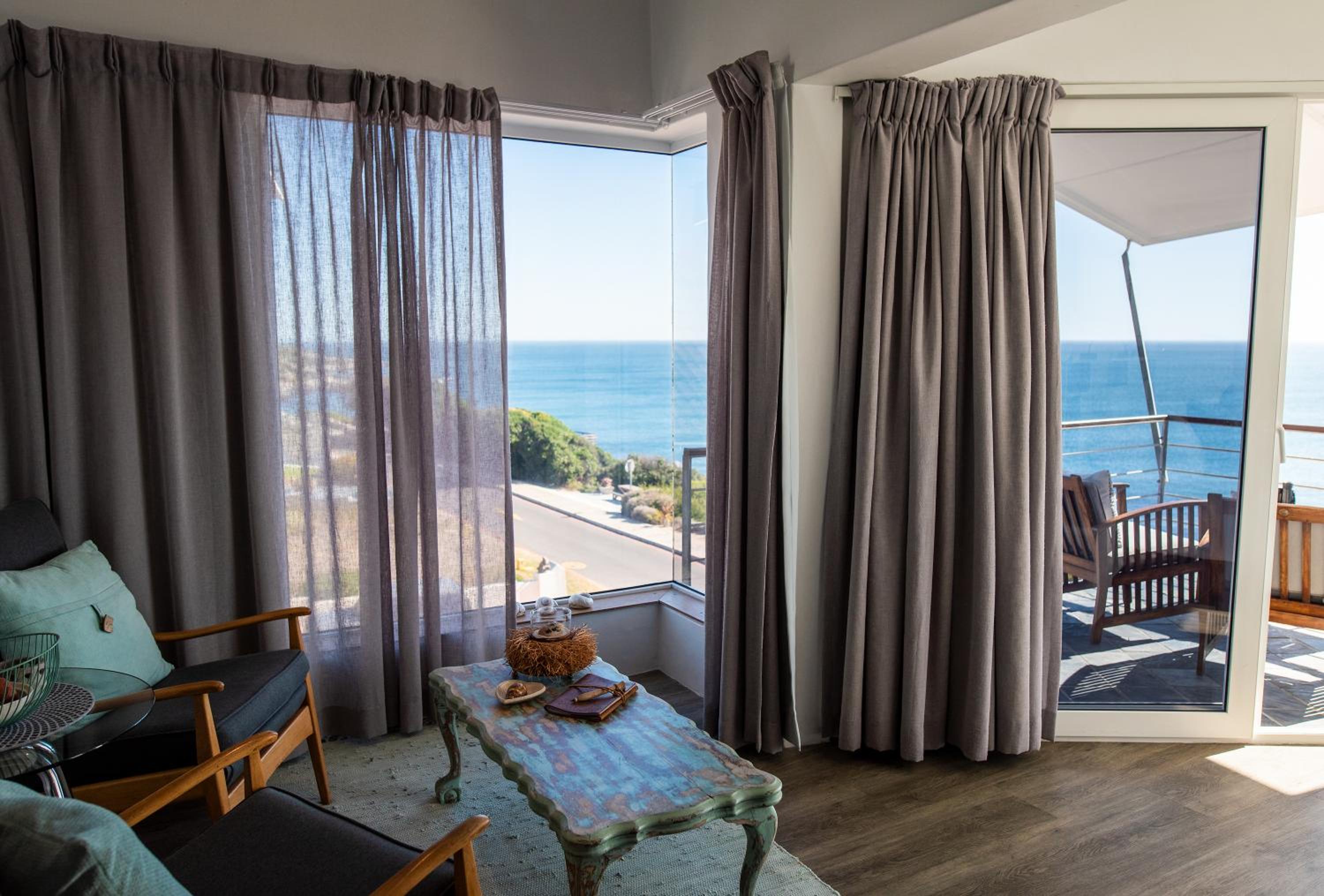 Suite with Sea View - Photo 7