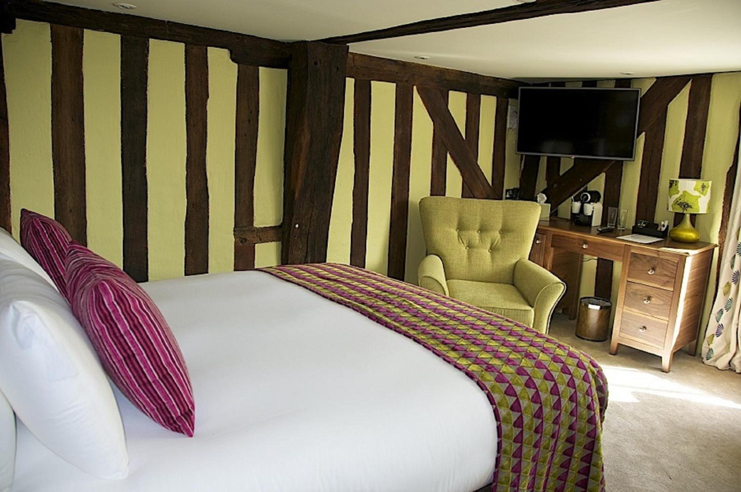 Deluxe King Room - Photo 2