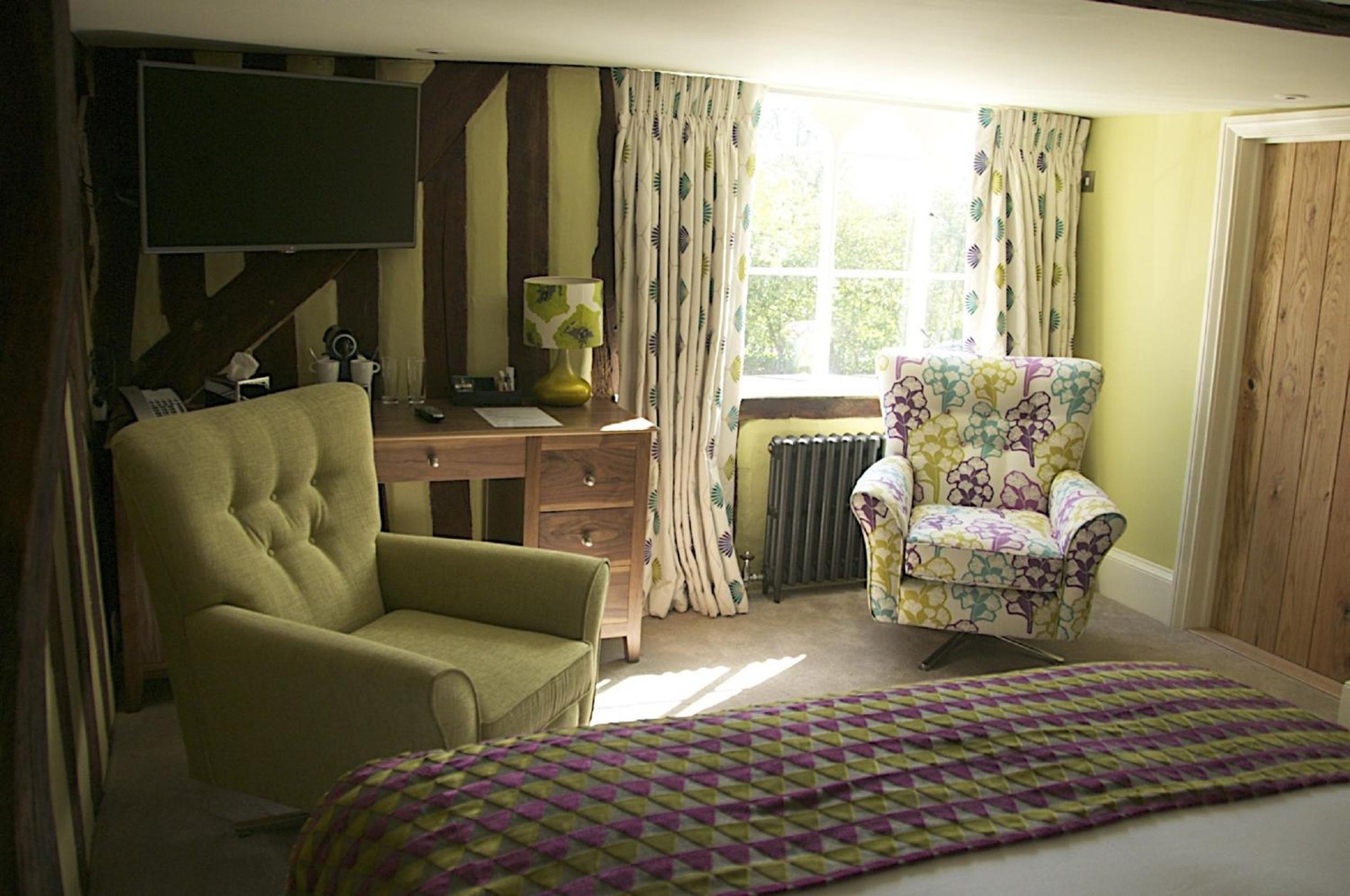 Deluxe King Room - Photo 4