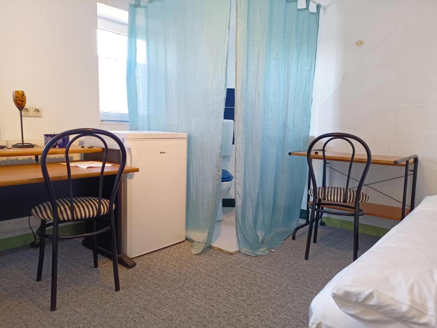 Economy Double Room photo 2
