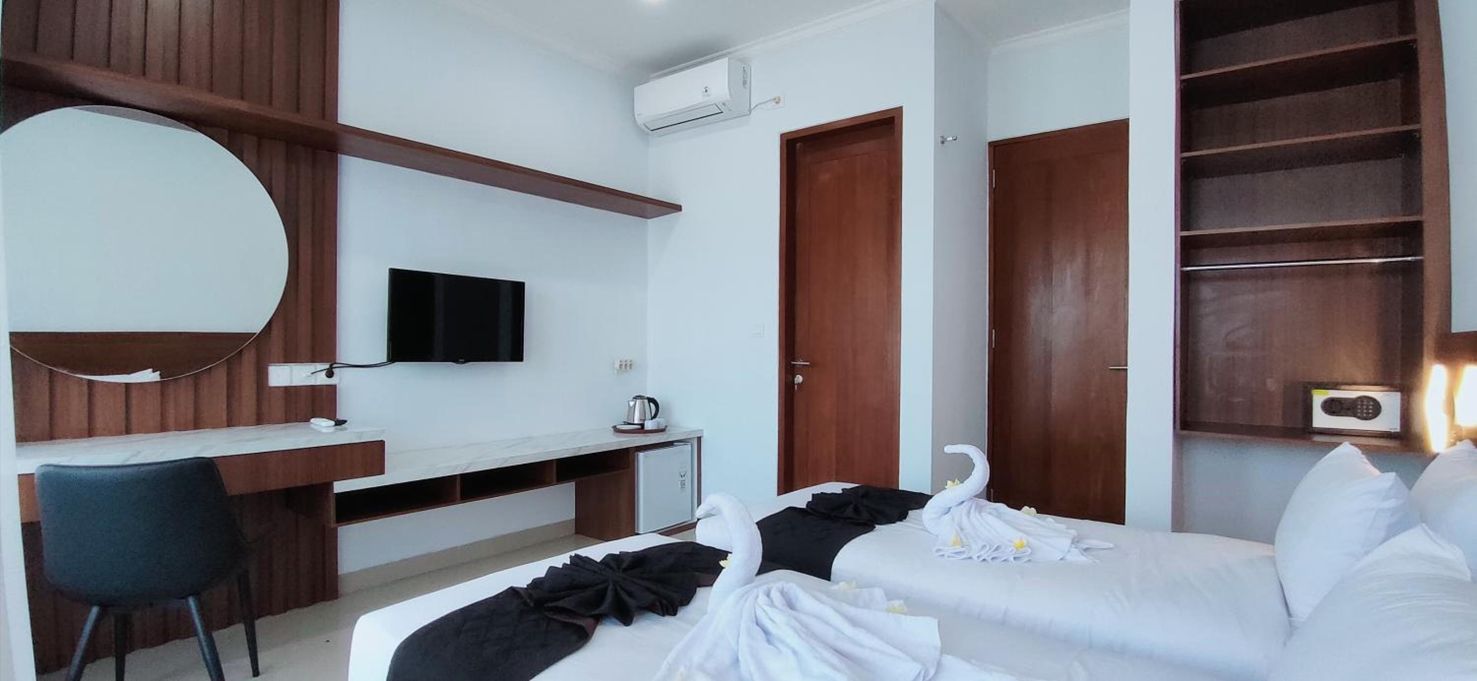 Deluxe Double or Twin Room photo 1