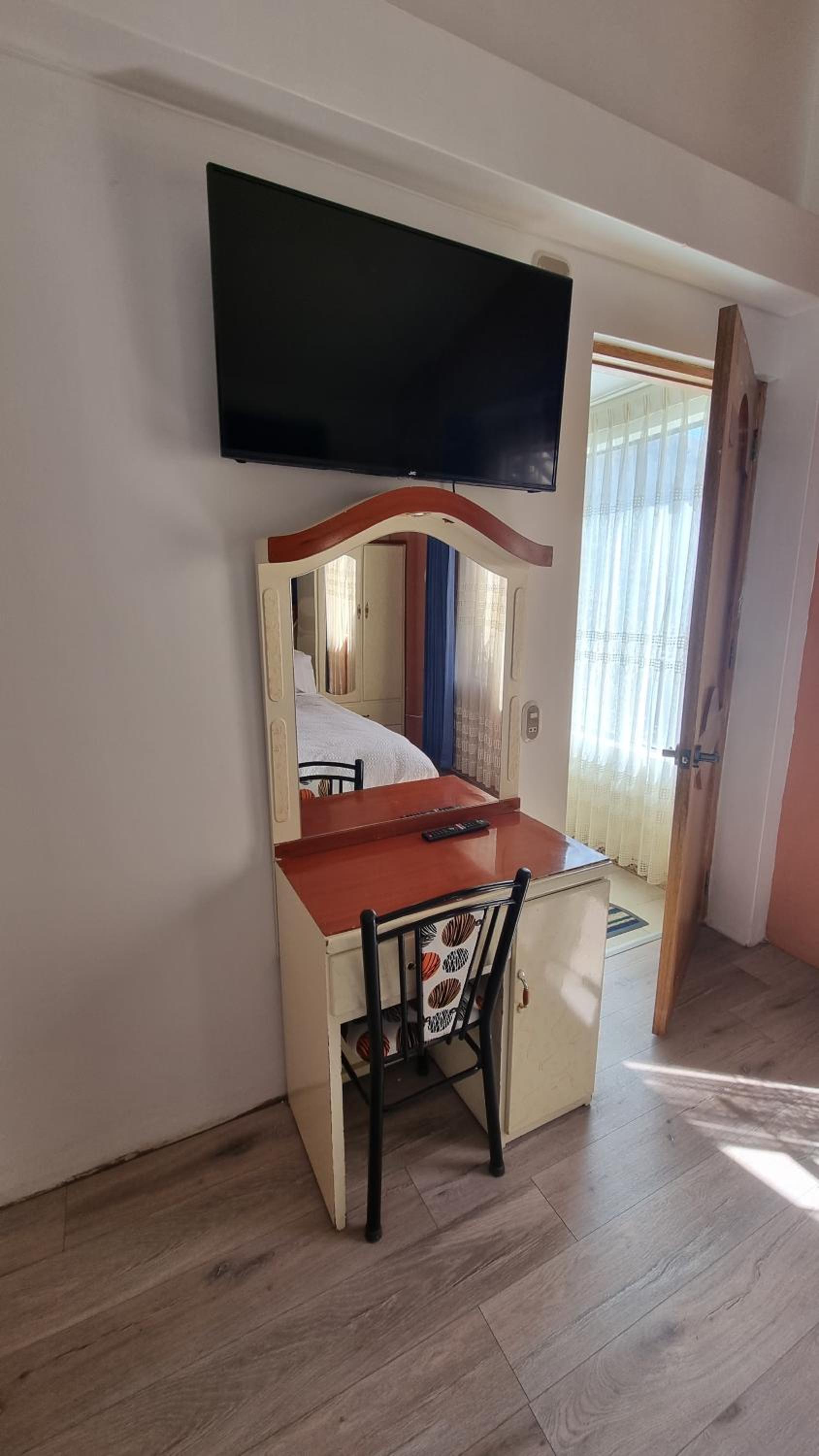 Double Room with Private Bathroom photo 2
