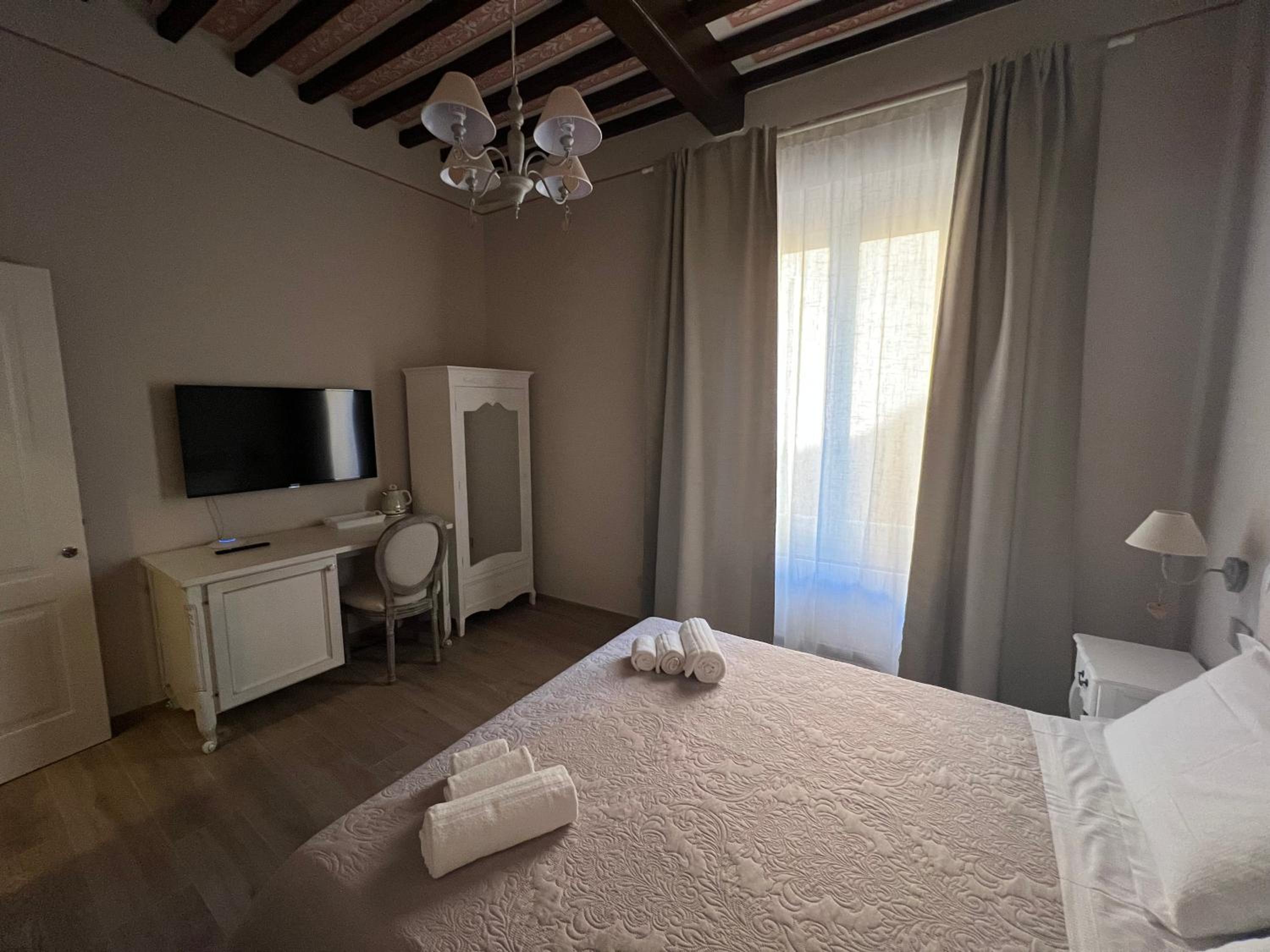 Standard Double Room photo 3