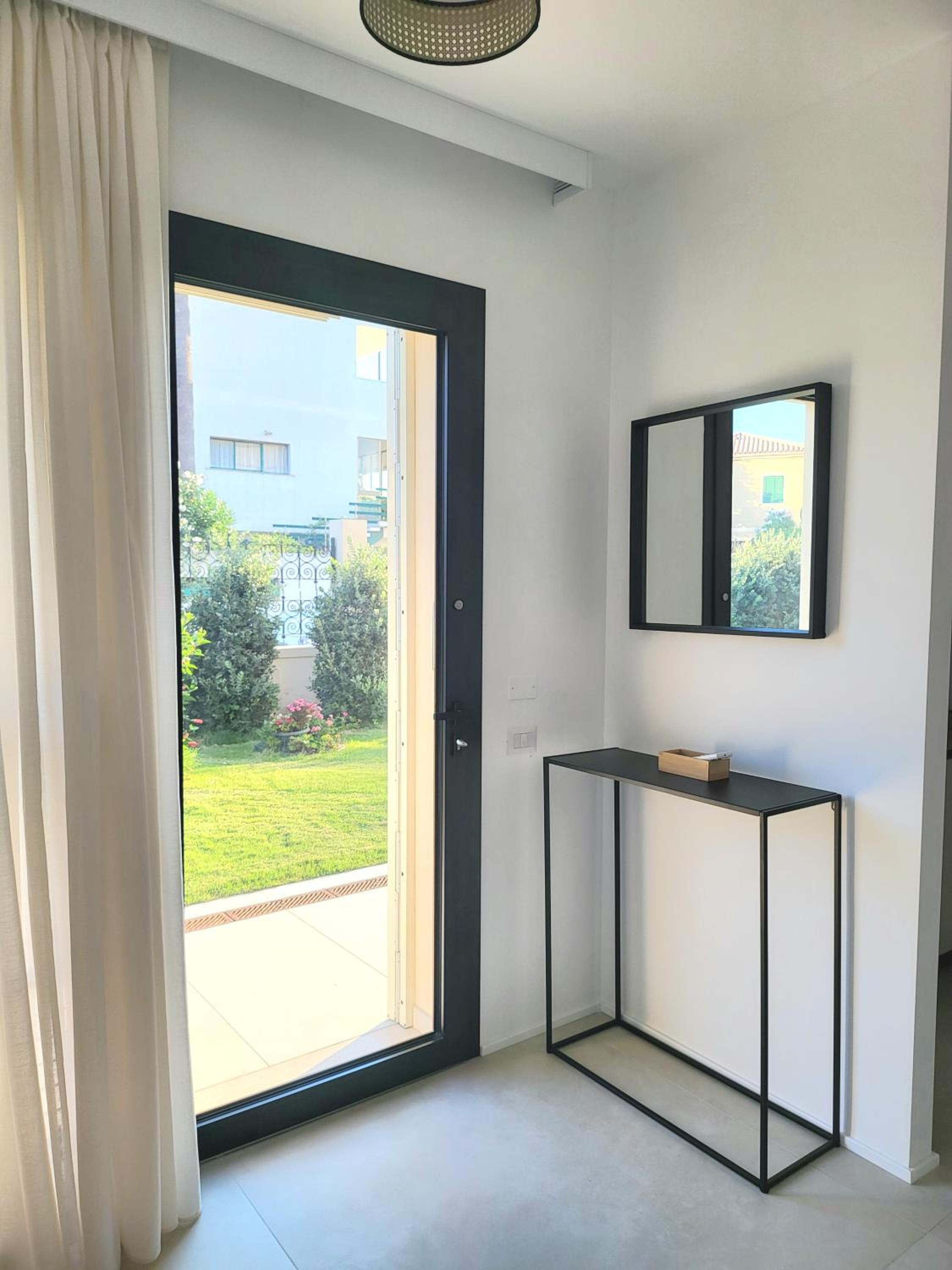 Apartment with Garden View