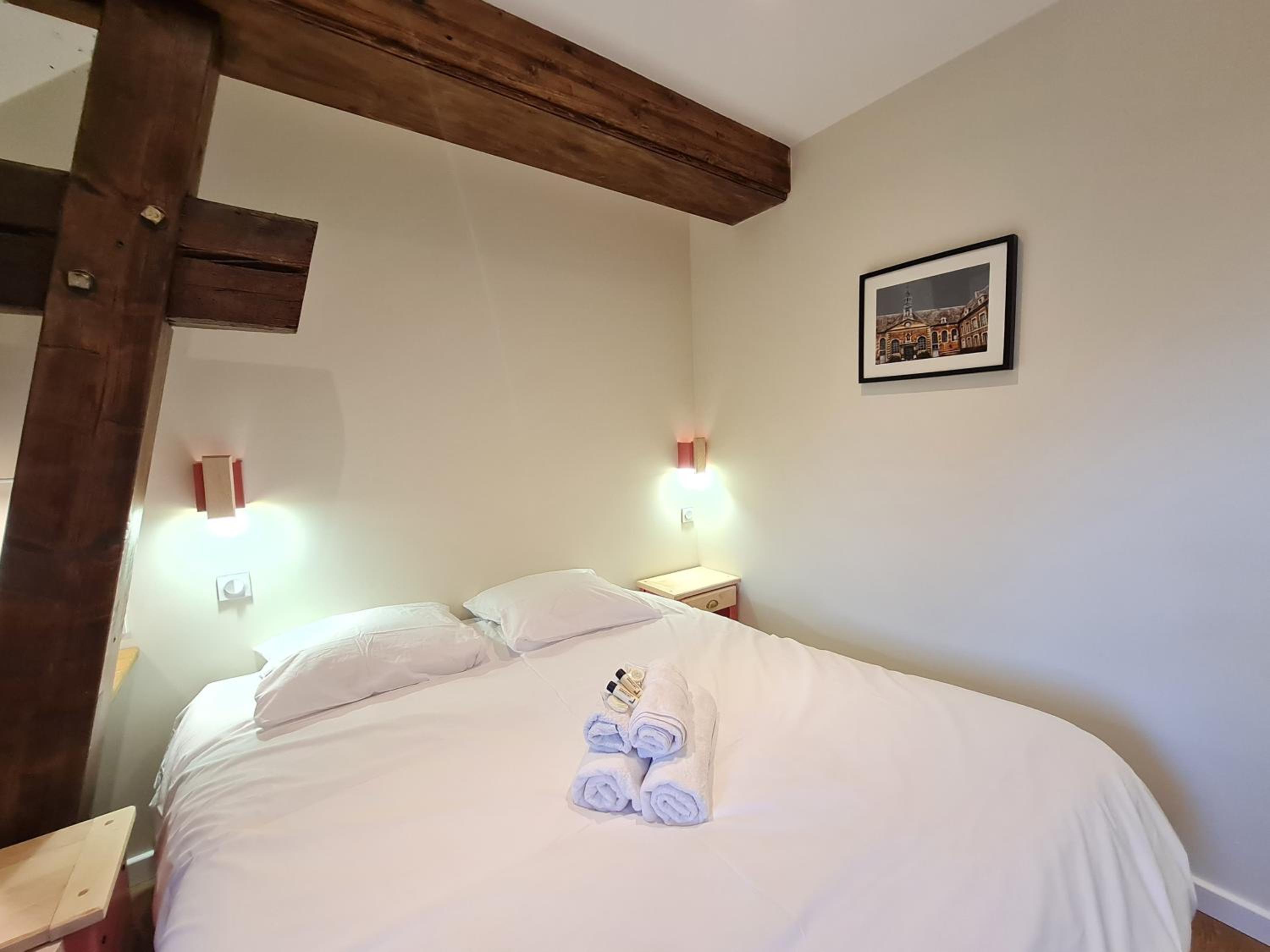 Double or Twin Room with Private Bathroom photo 2