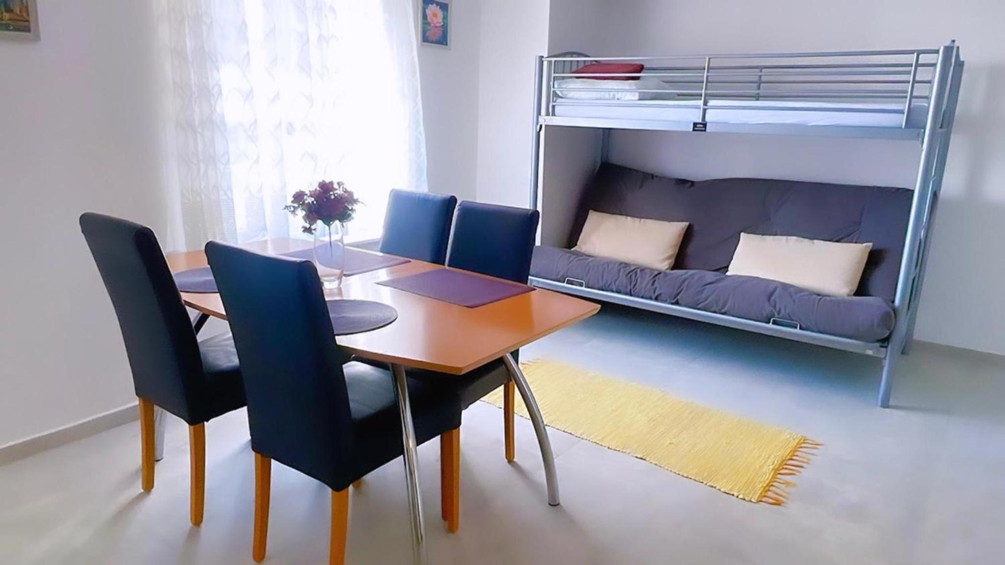 One-Bedroom Apartment photo 3