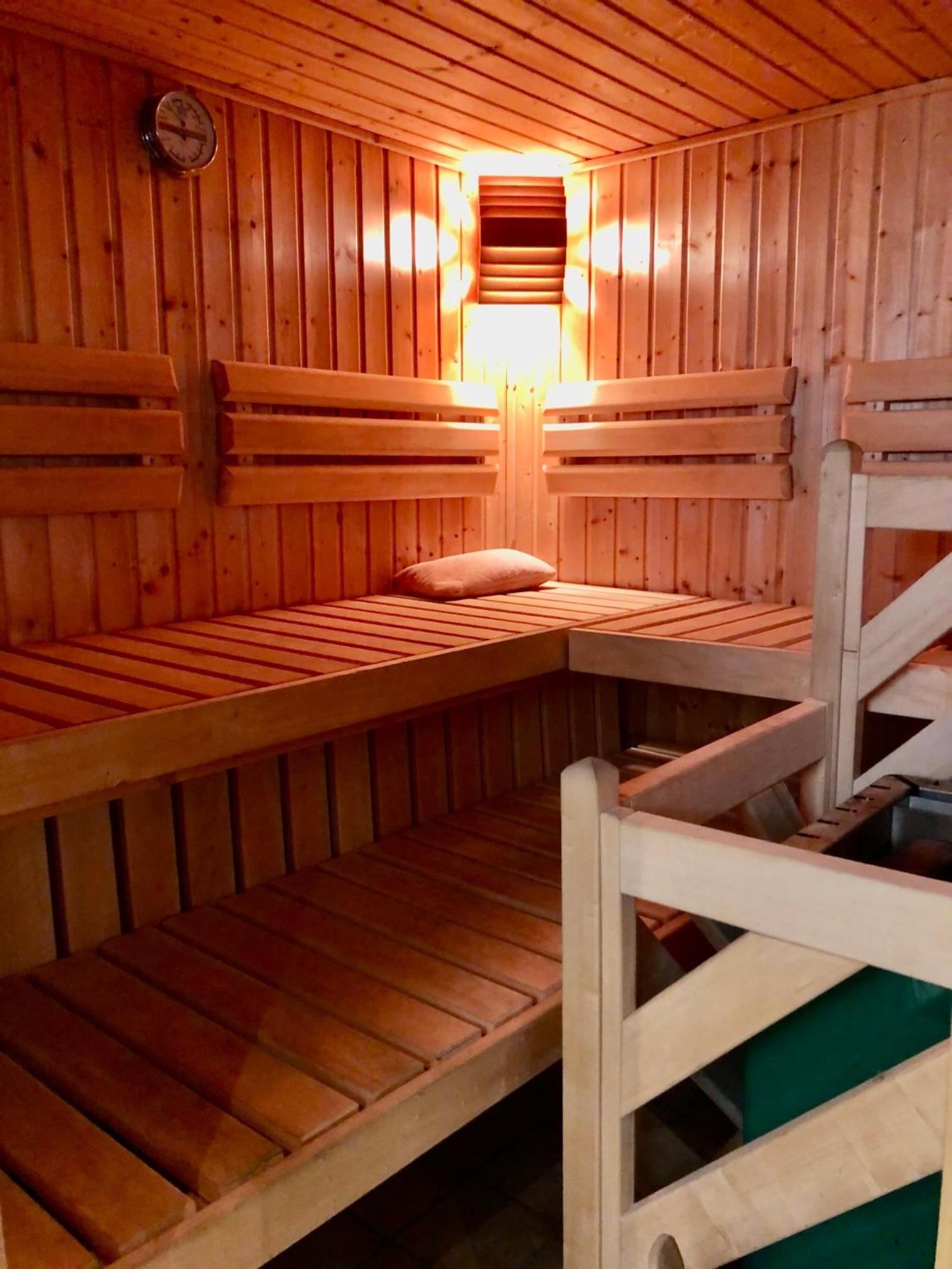 Double Room with Shared Bathroom photo 2