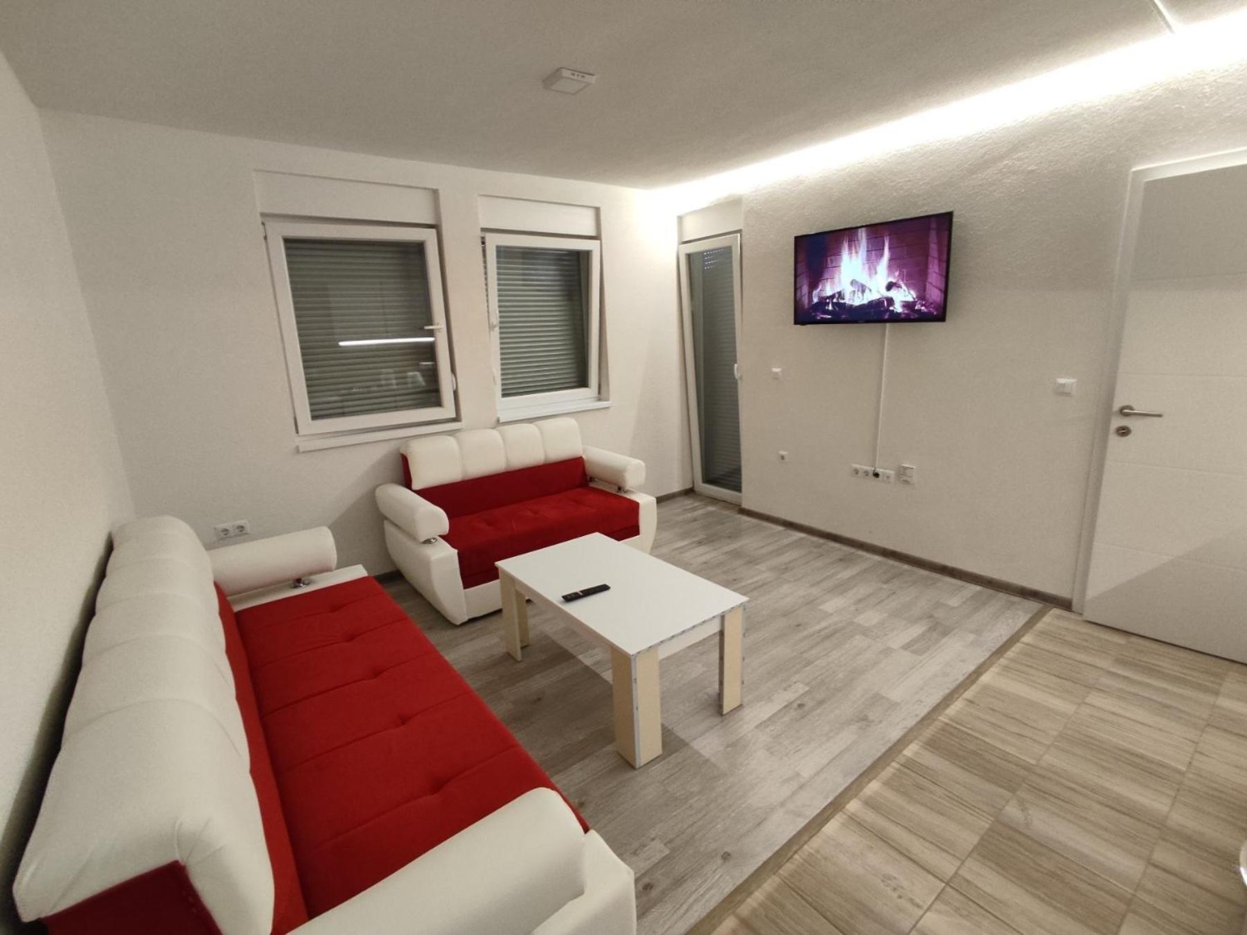 One-Bedroom Apartment photo 1