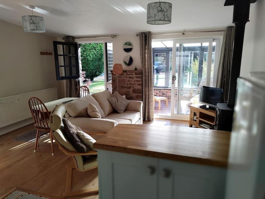 One-Bedroom House photo 1