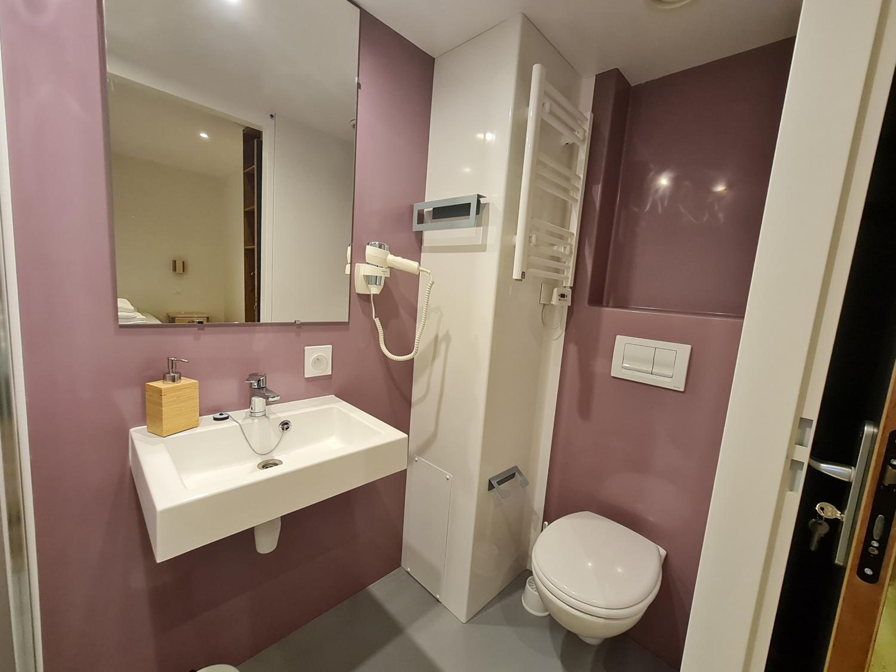 Double or Twin Room with Private Bathroom photo 1