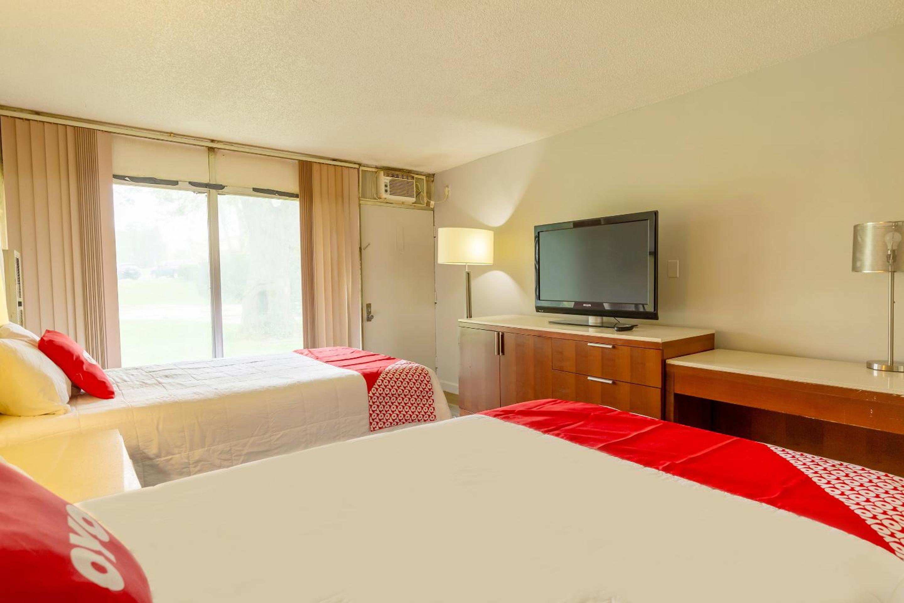 Standard Double Room With Two Double Beds - Photo 1