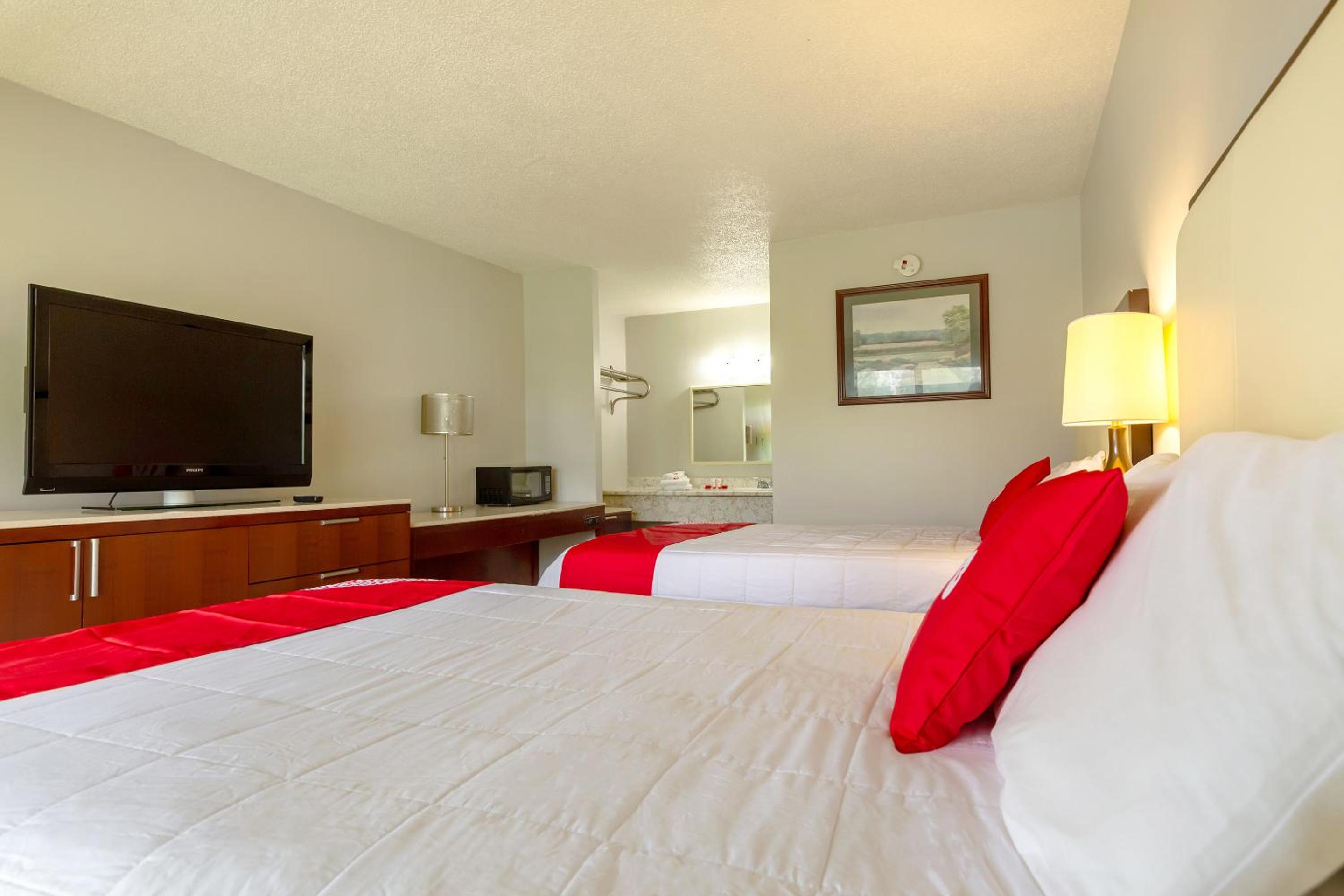 Standard Double Room With Two Double Beds - Photo 2