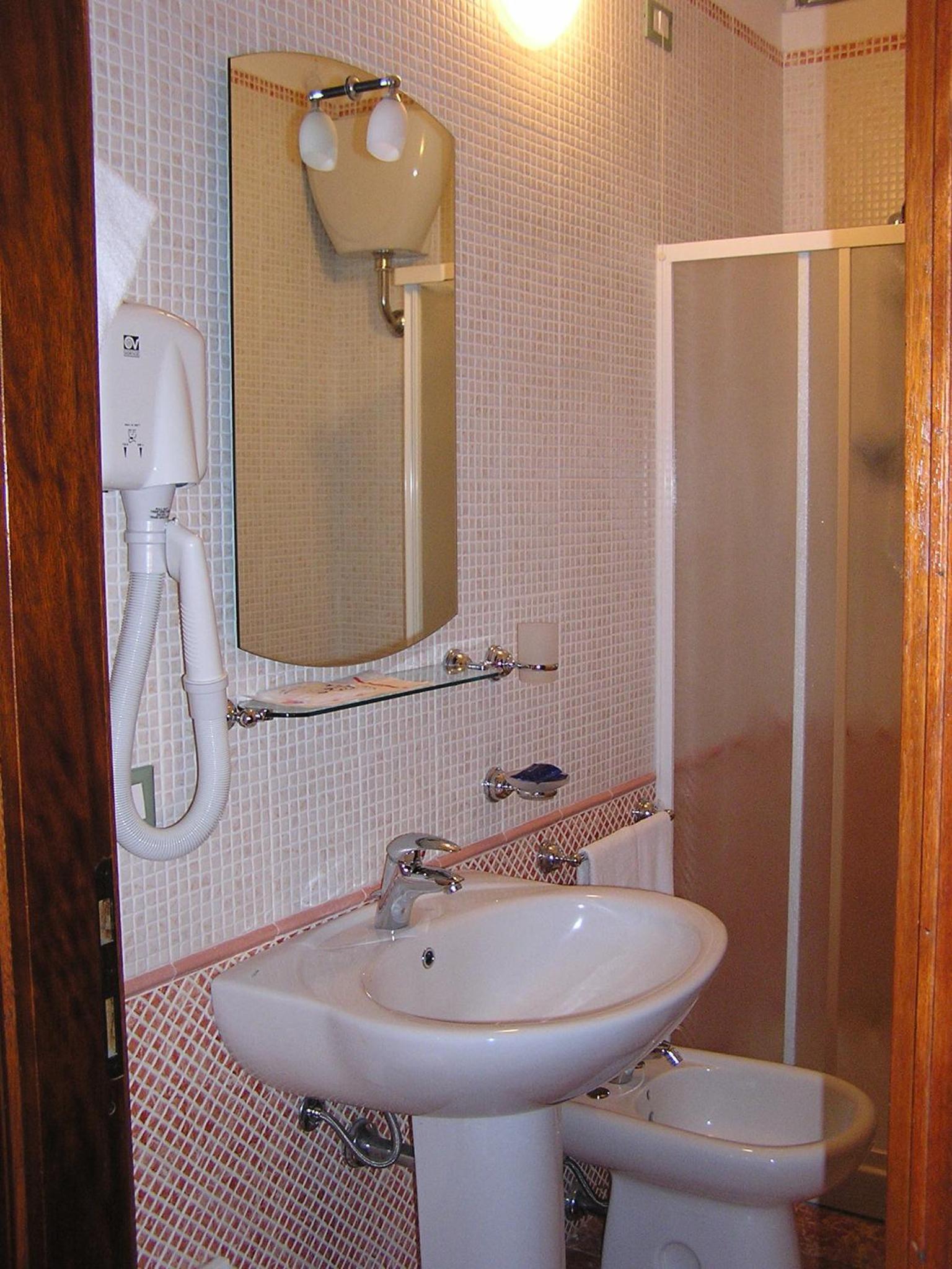 Double Room - Single Use photo 2