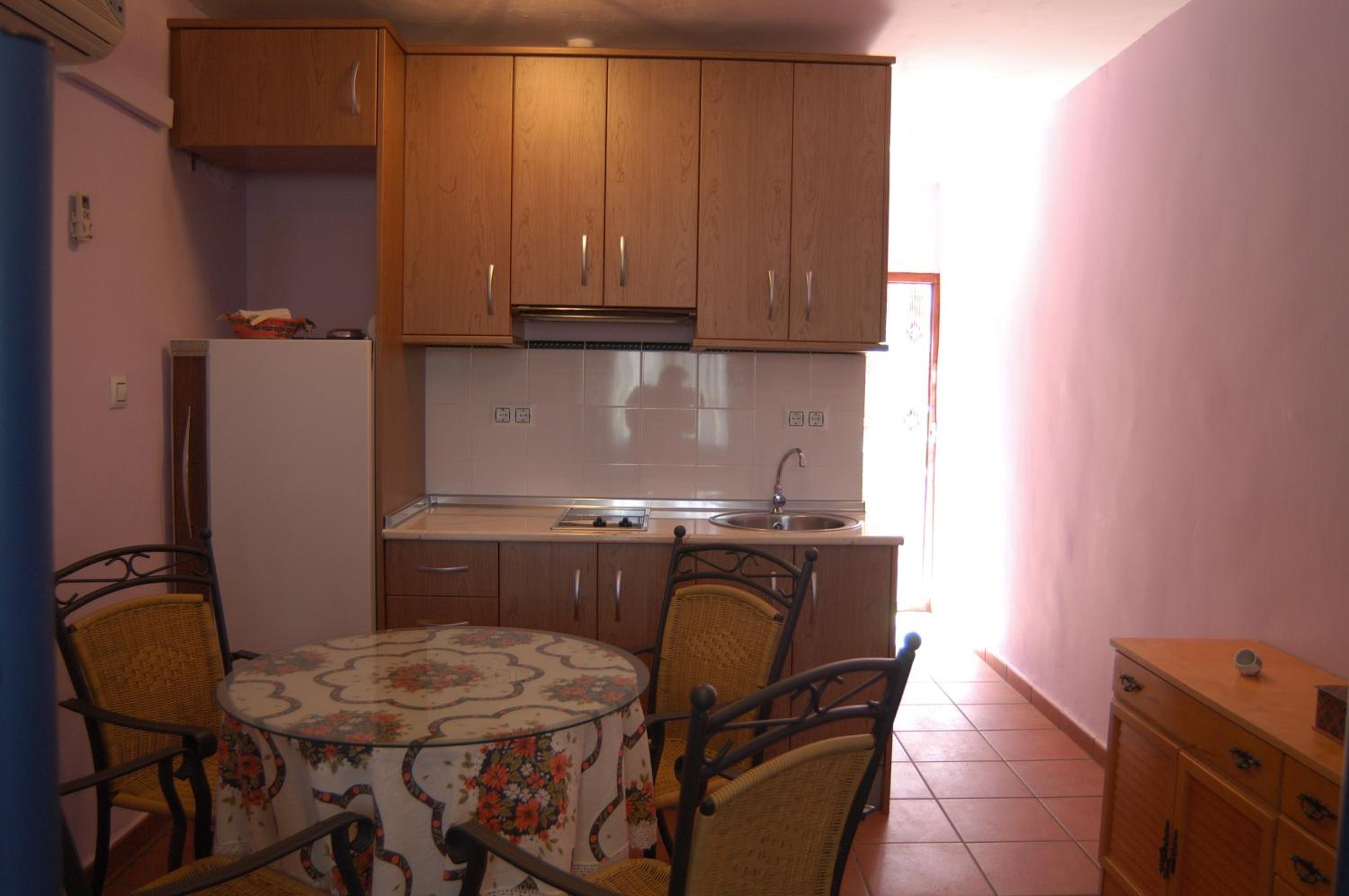 Estudio La Laguna (2 Adults + 1 Child) - Photo 10
