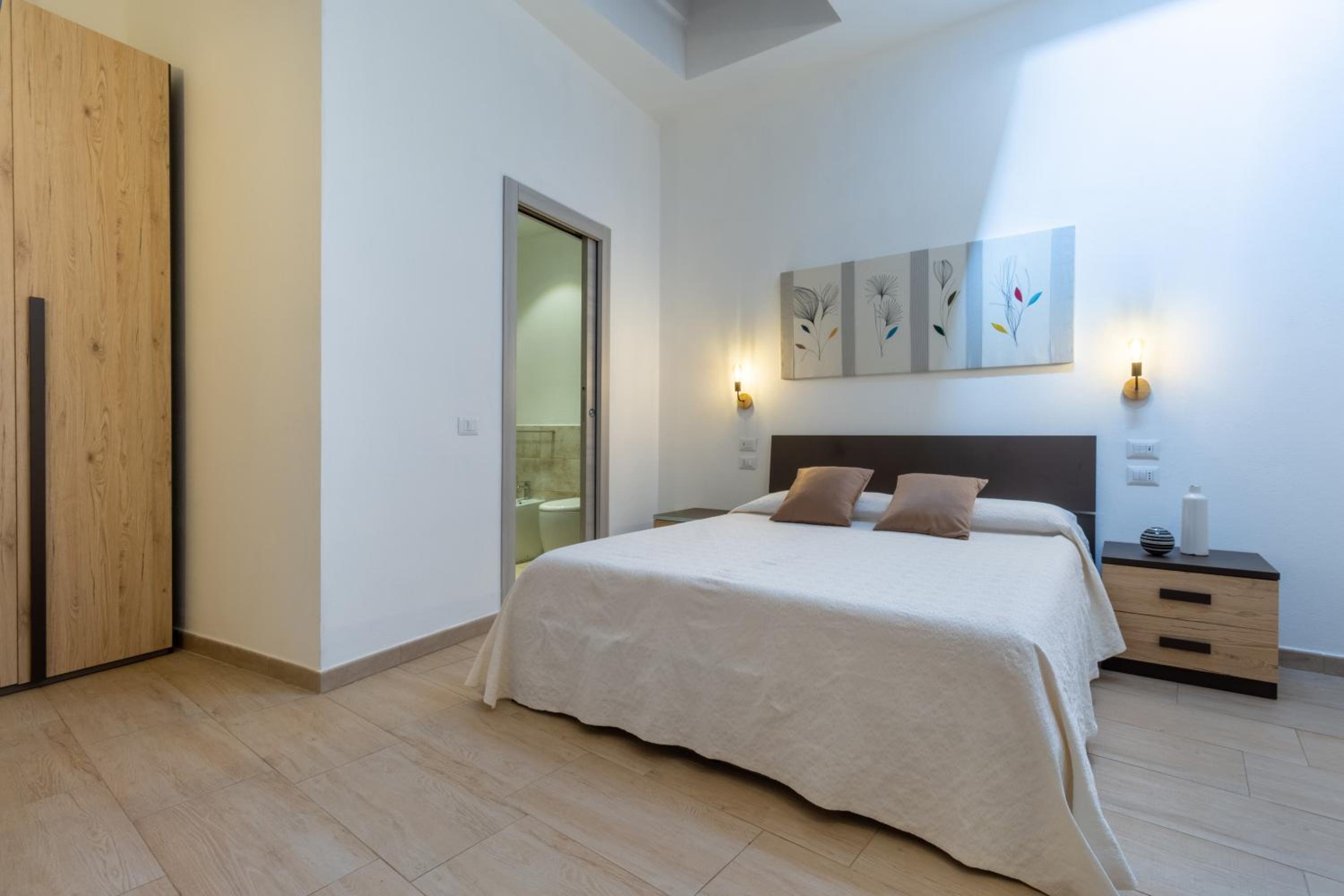 Double Room with Private Bathroom - Photo 4