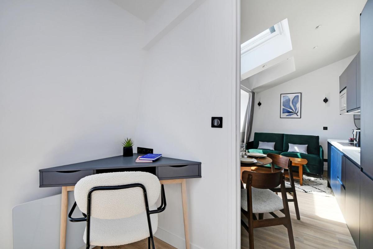 One-Bedroom Apartment photo 2