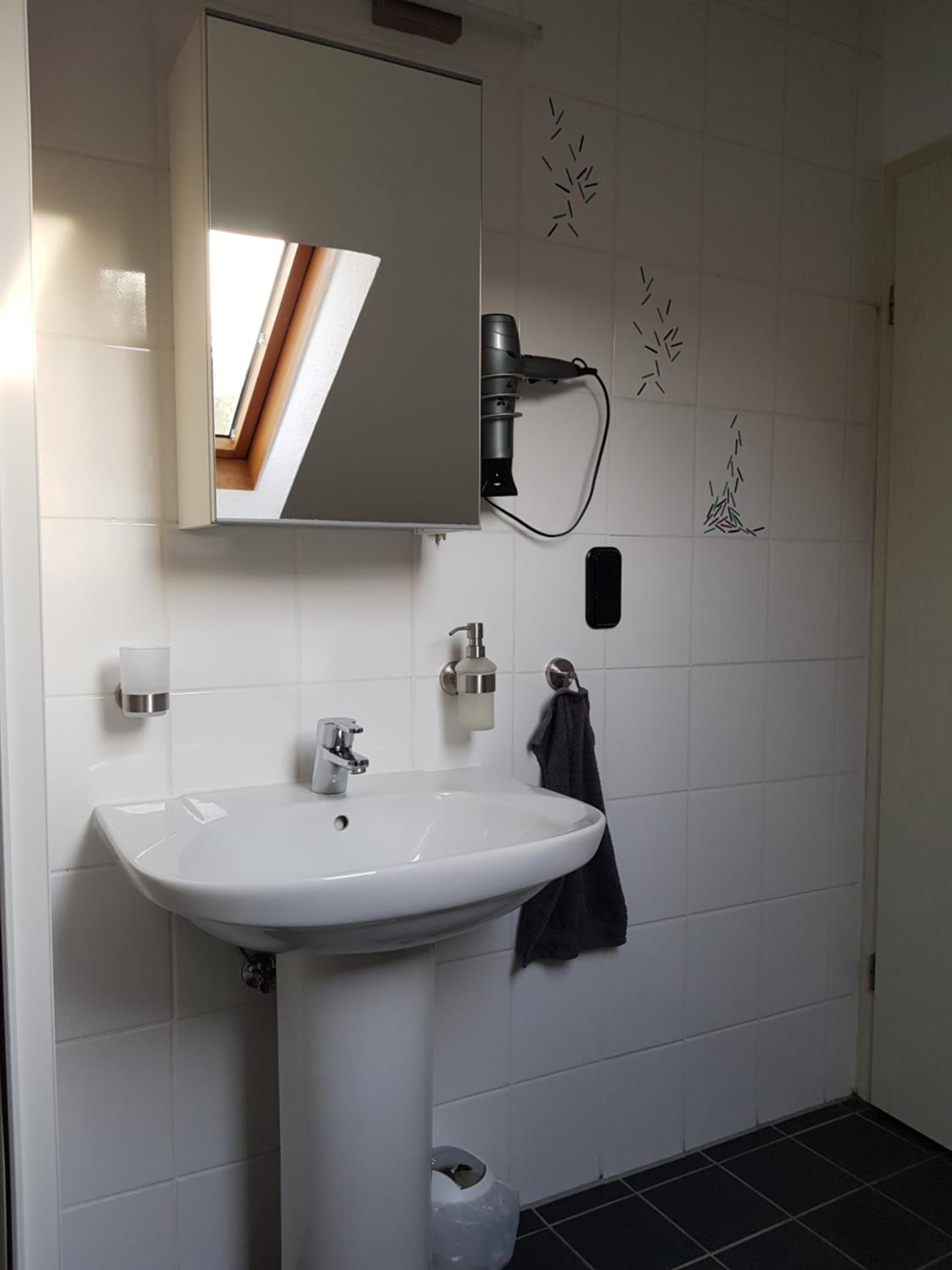 One-Bedroom Apartment - Photo 6