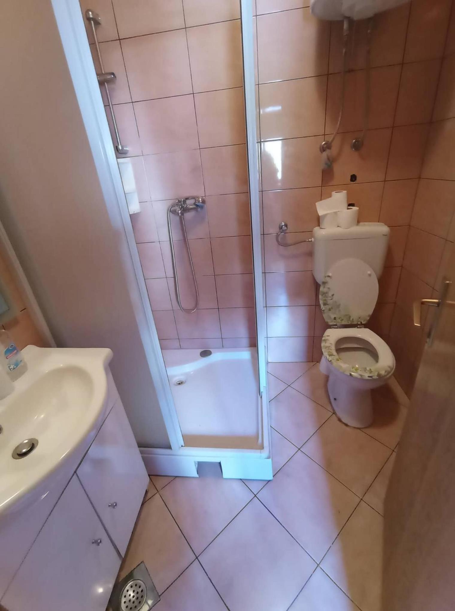 Two-Bedroom Apartment - Photo 18
