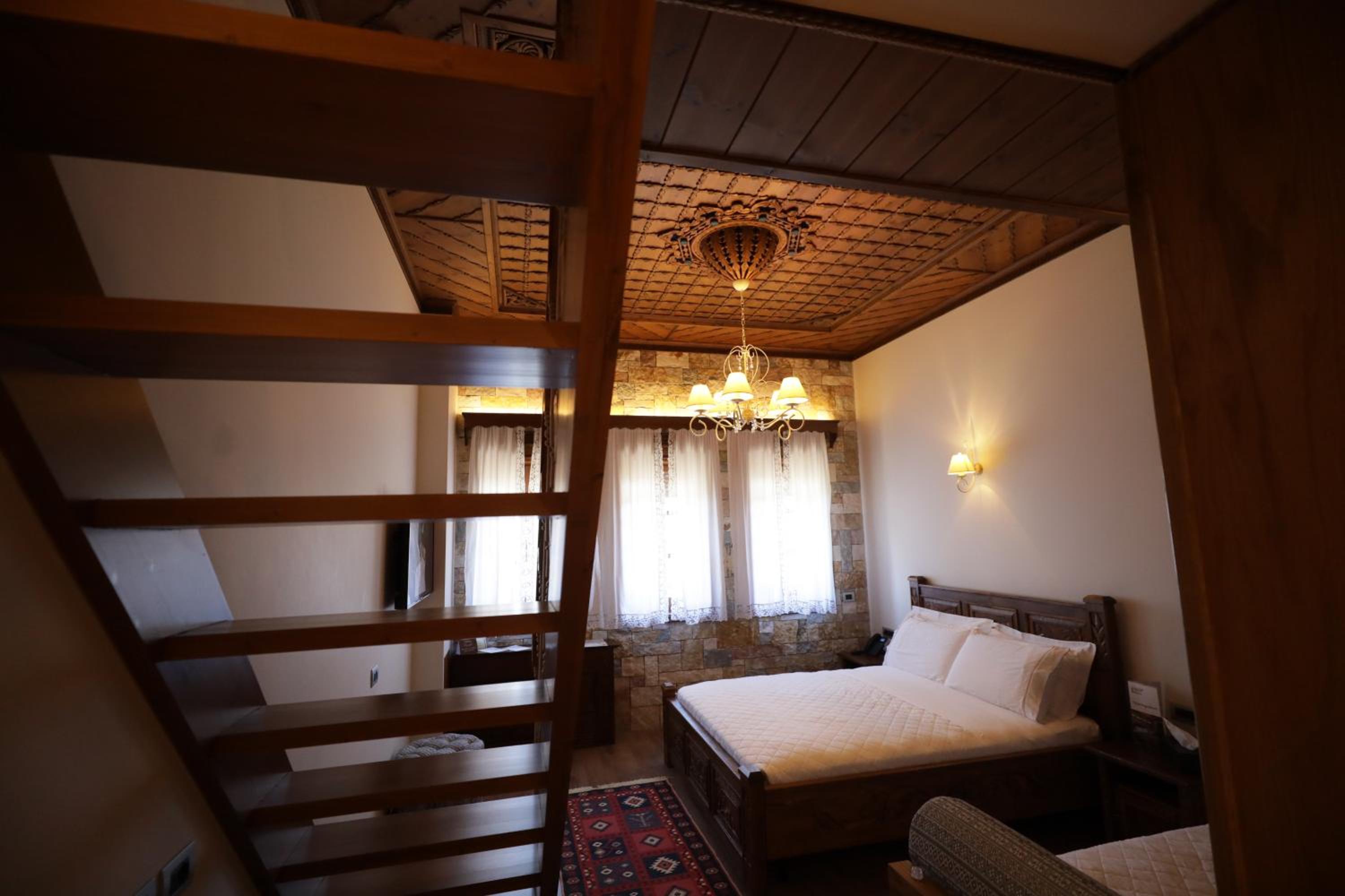 Duplex Quadruple Room