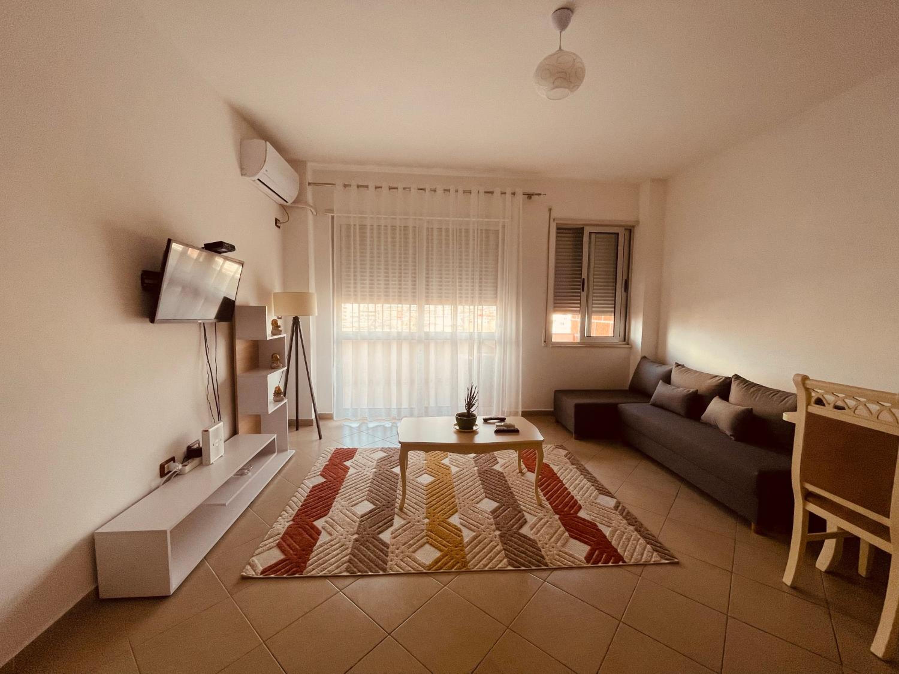 One-Bedroom Apartment photo 1