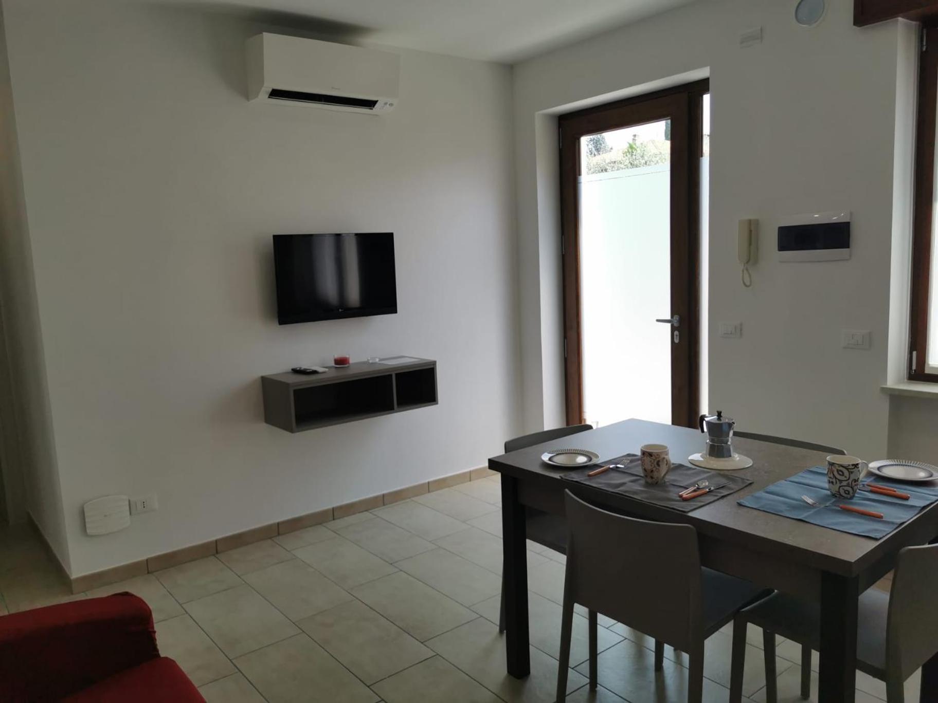 Apartment with Garden View