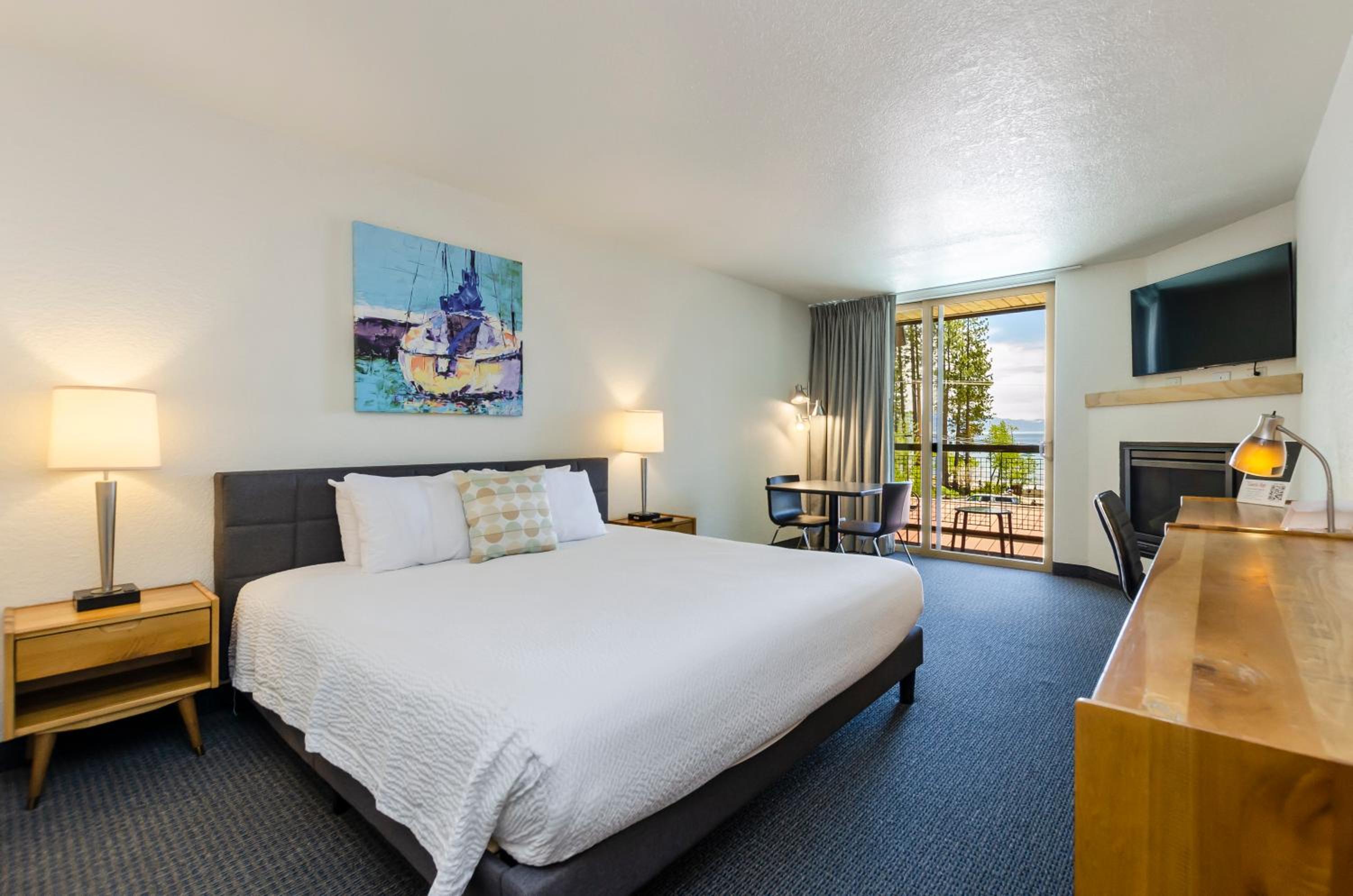 King Room with Lake View - Photo 1
