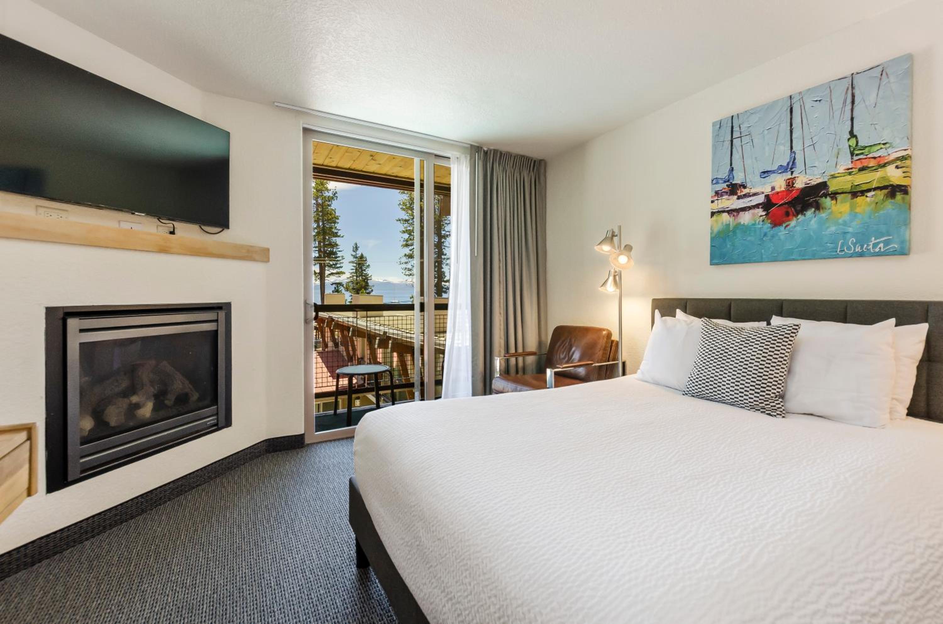 Double Room with Balcony - Photo 5