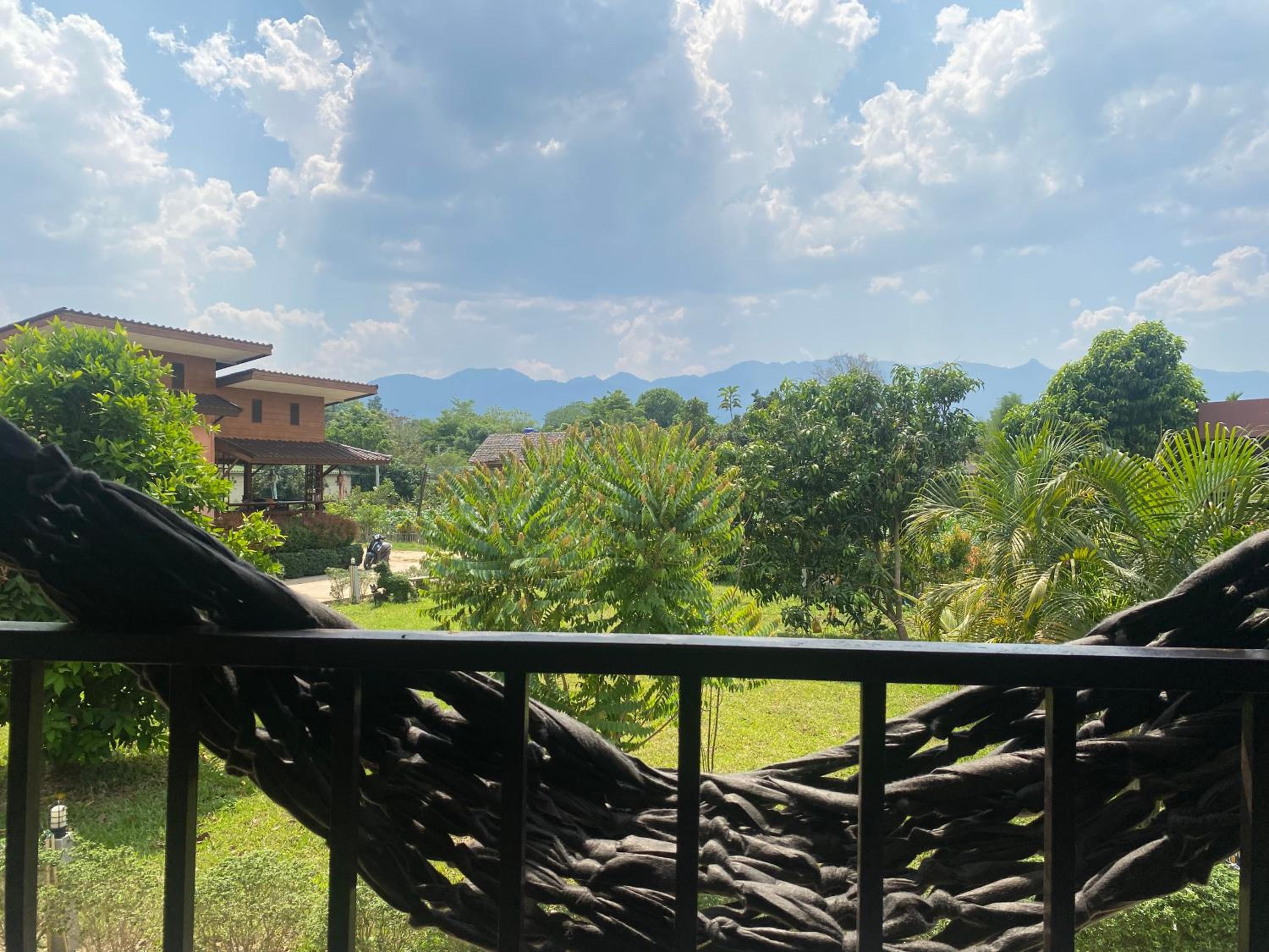 Double Room with Mountain View with Fan - Photo 9