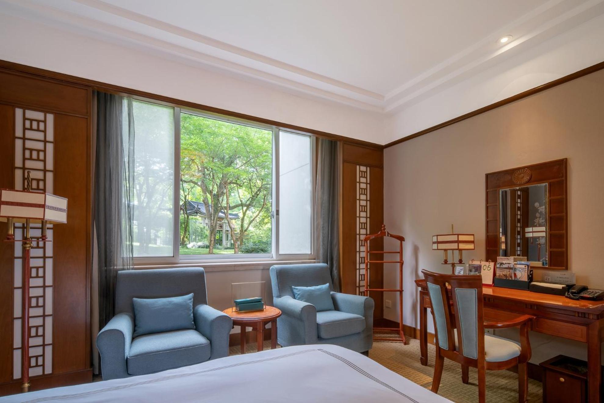 Twin Room With Courtyard View