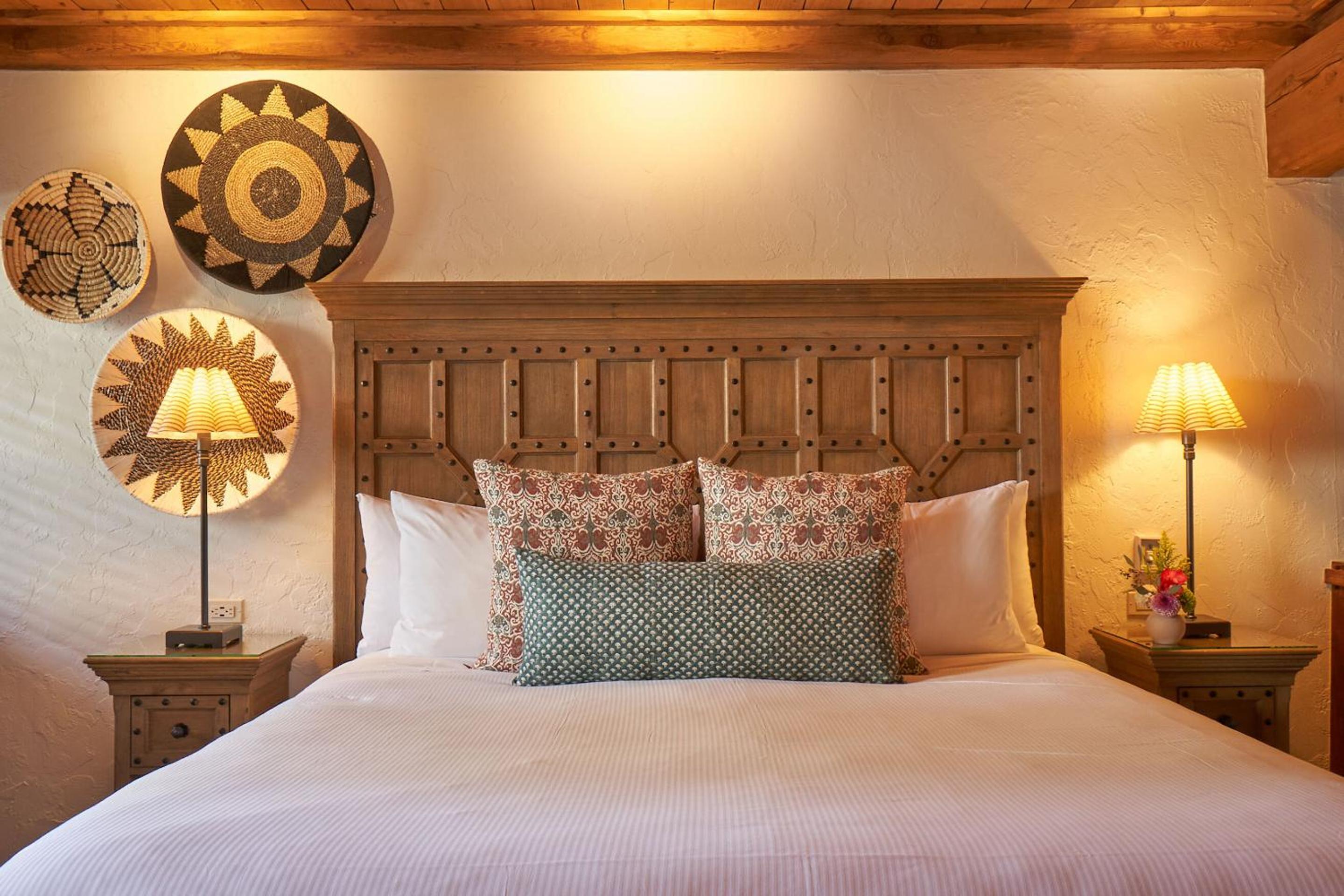 One-Bedroom Suite - Pool View