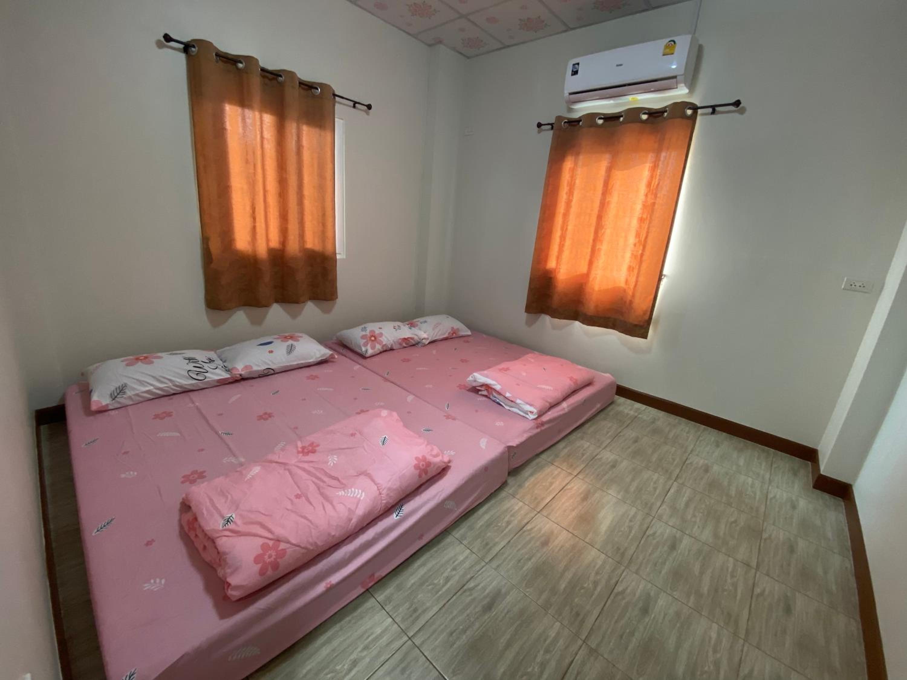 Two-Bedroom House - Photo 11