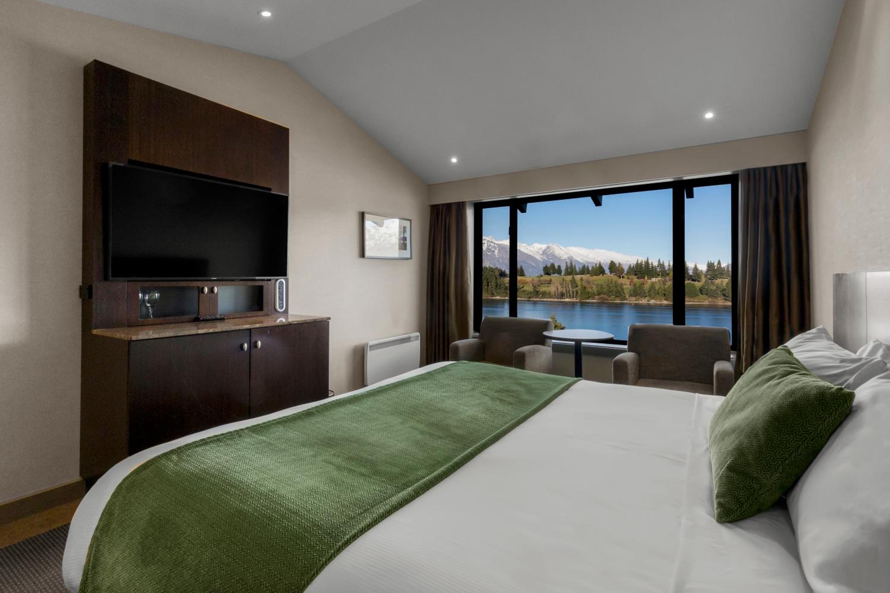 Superior King with Lake Views - Photo 3