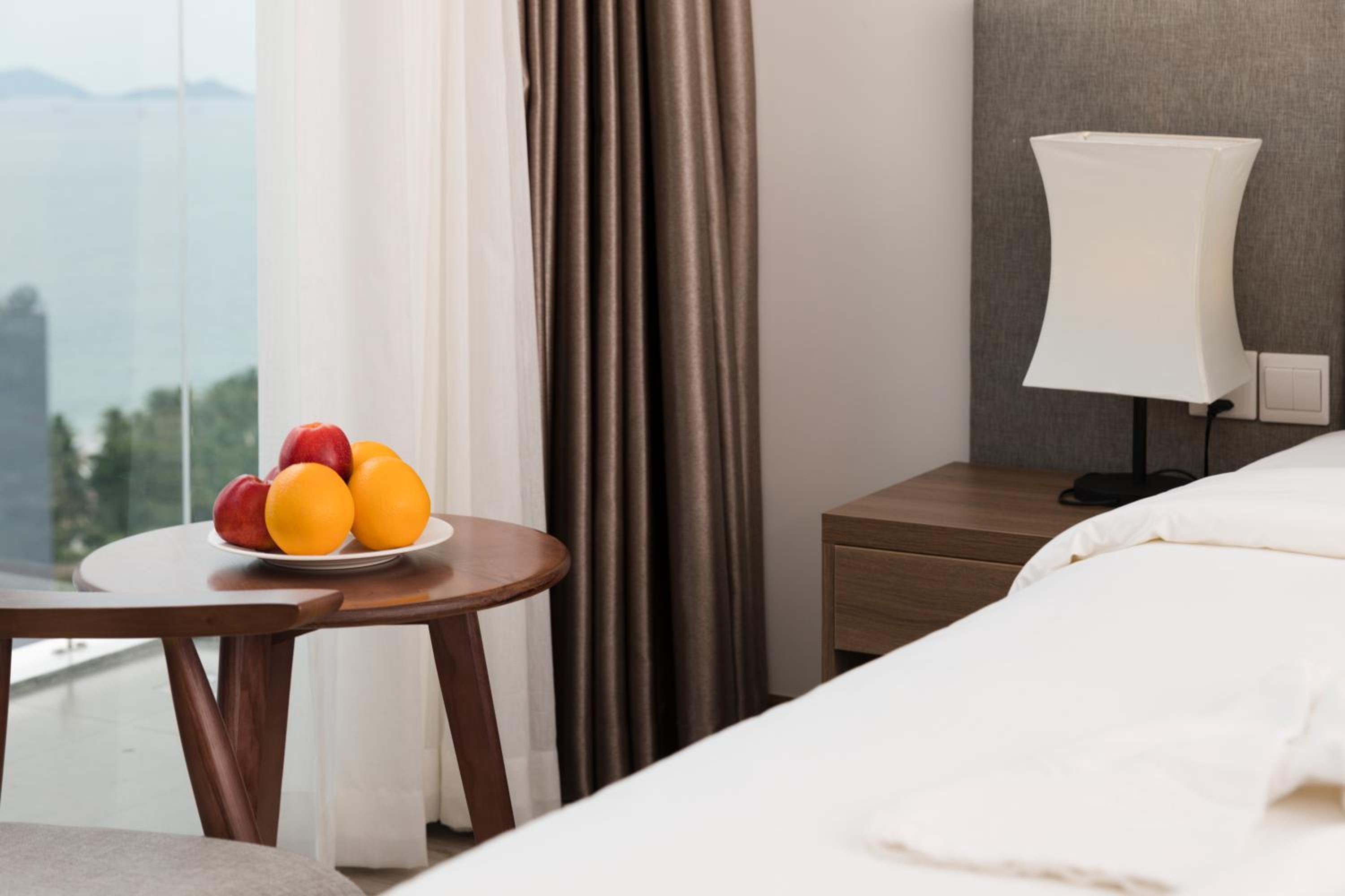Deluxe Double or Twin Room with Bathtub