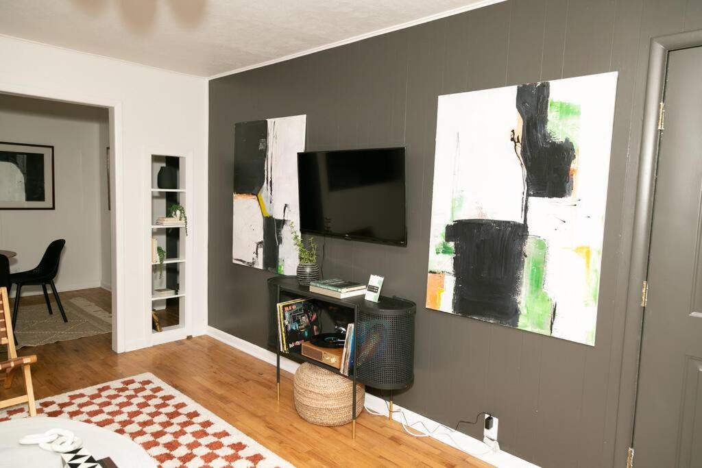 Two-Bedroom House photo 3