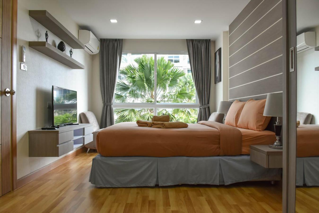Apartment with Pool View  photo 1