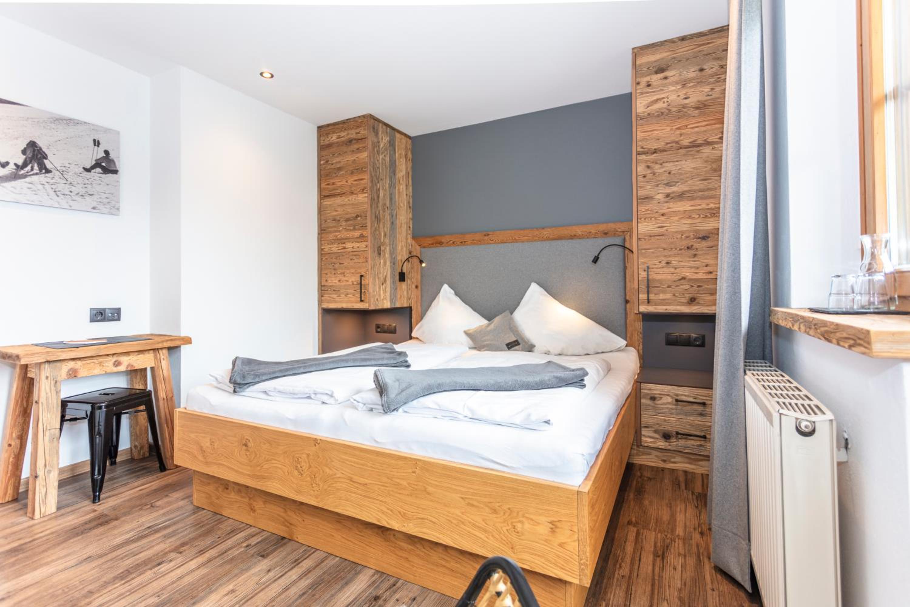 Double Room with Balcony - Photo 5