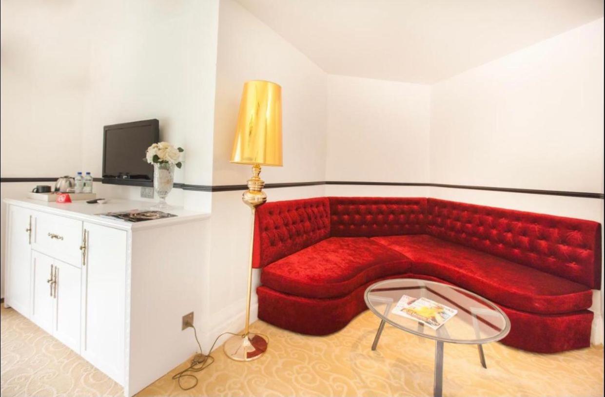 Executive Suite - Photo 7
