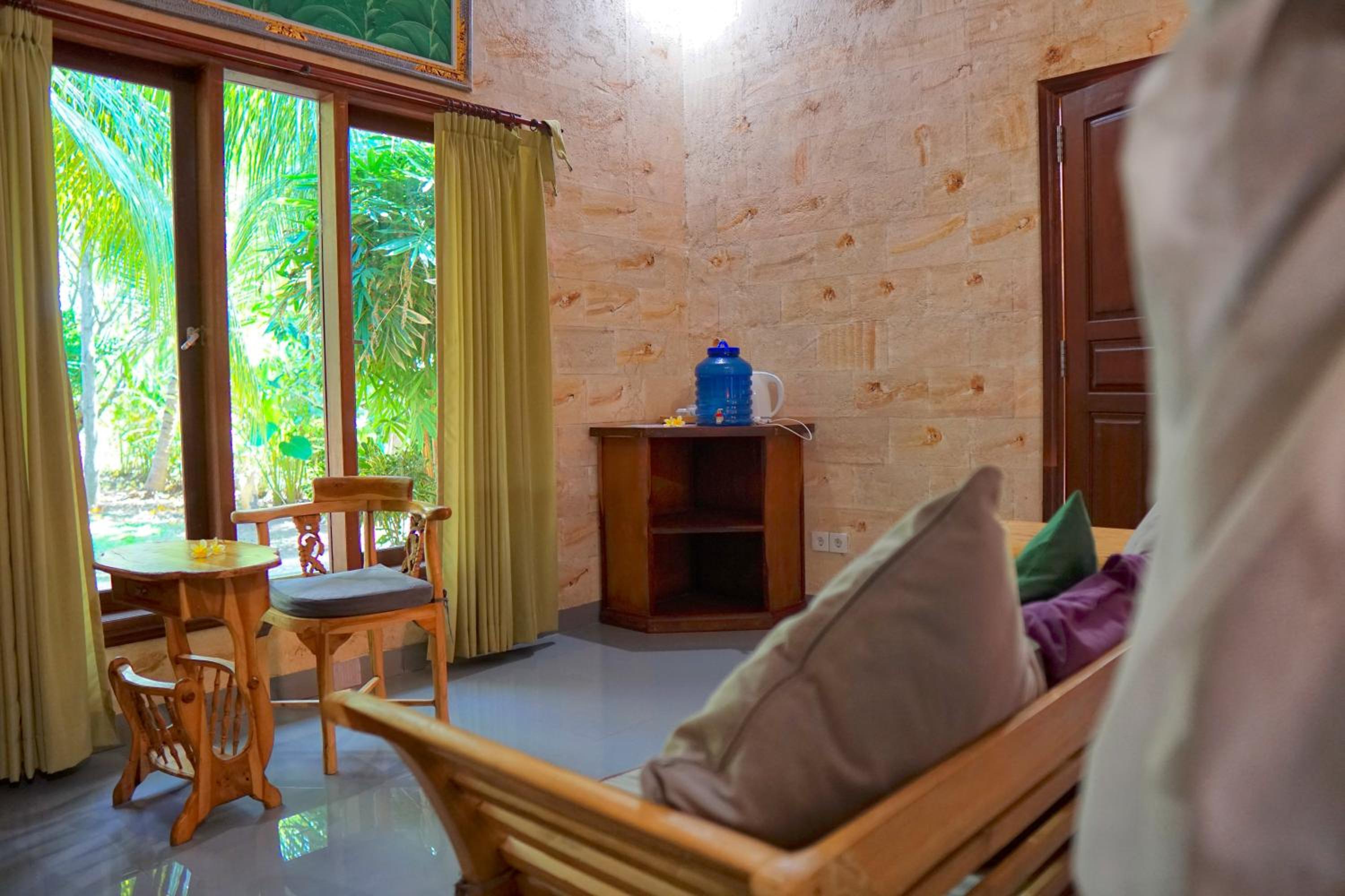 Deluxe Bungalow with Garden View - Photo 10