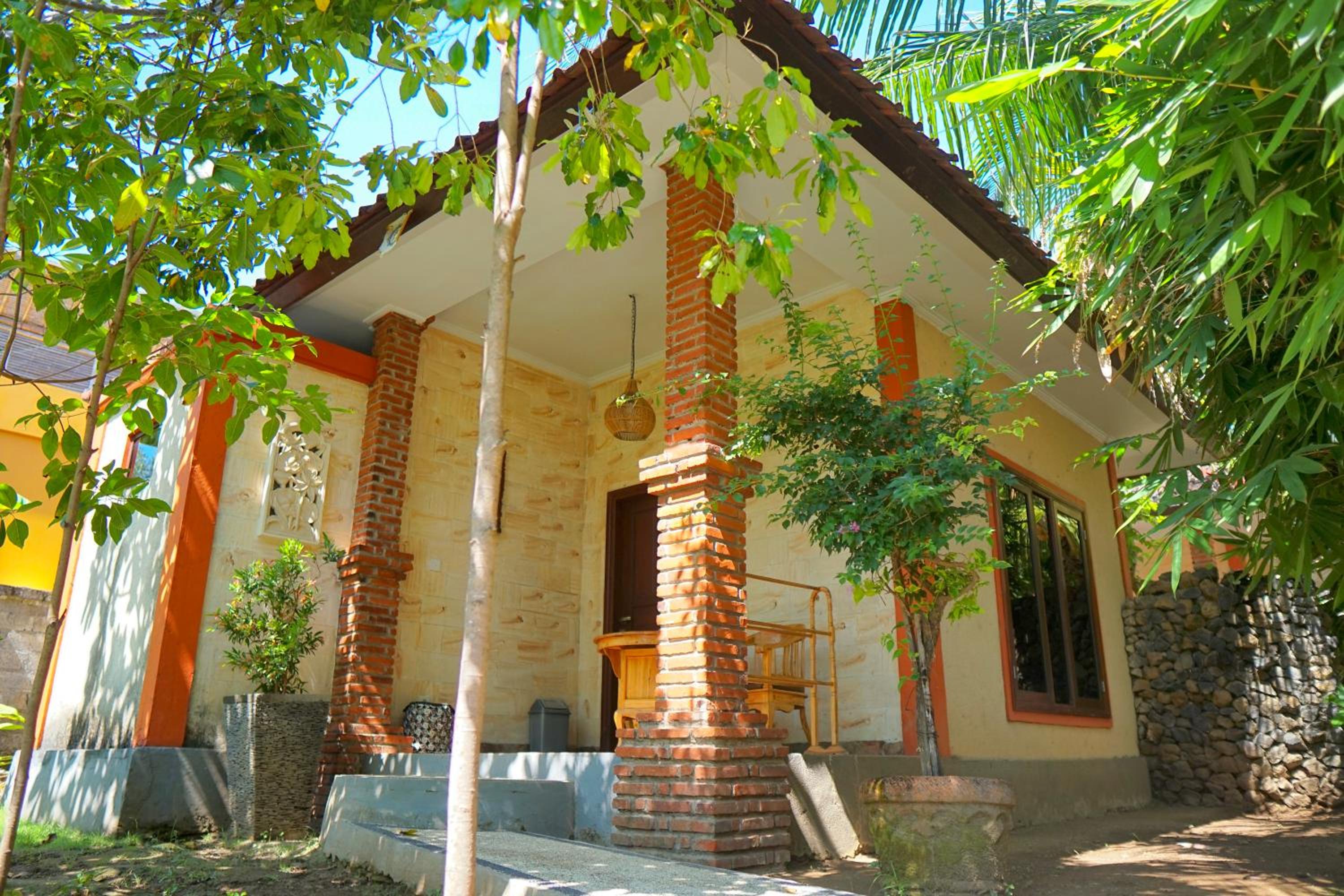 Deluxe Bungalow with Garden View - Photo 13