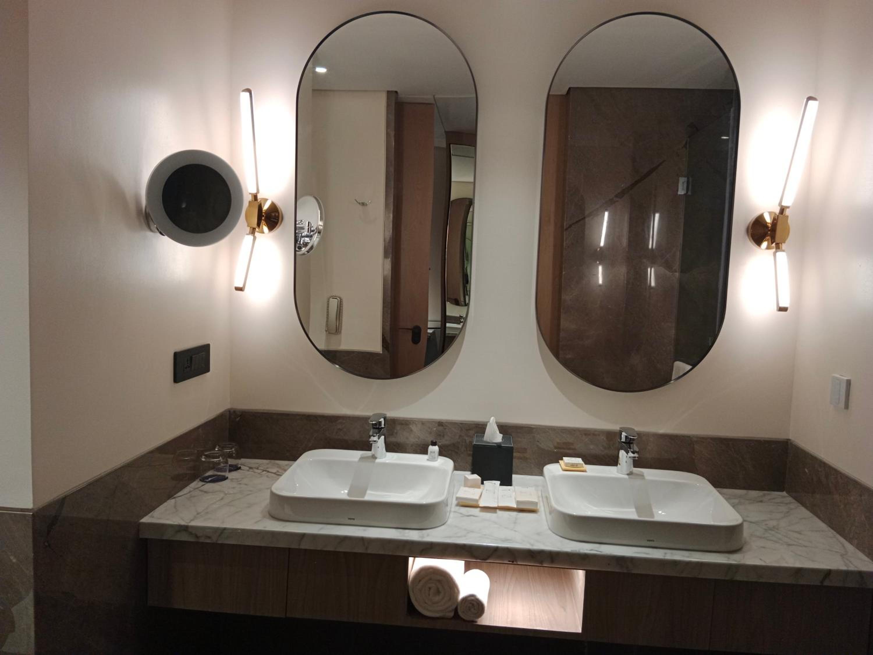 Deluxe Double or Twin Room - Photo 3