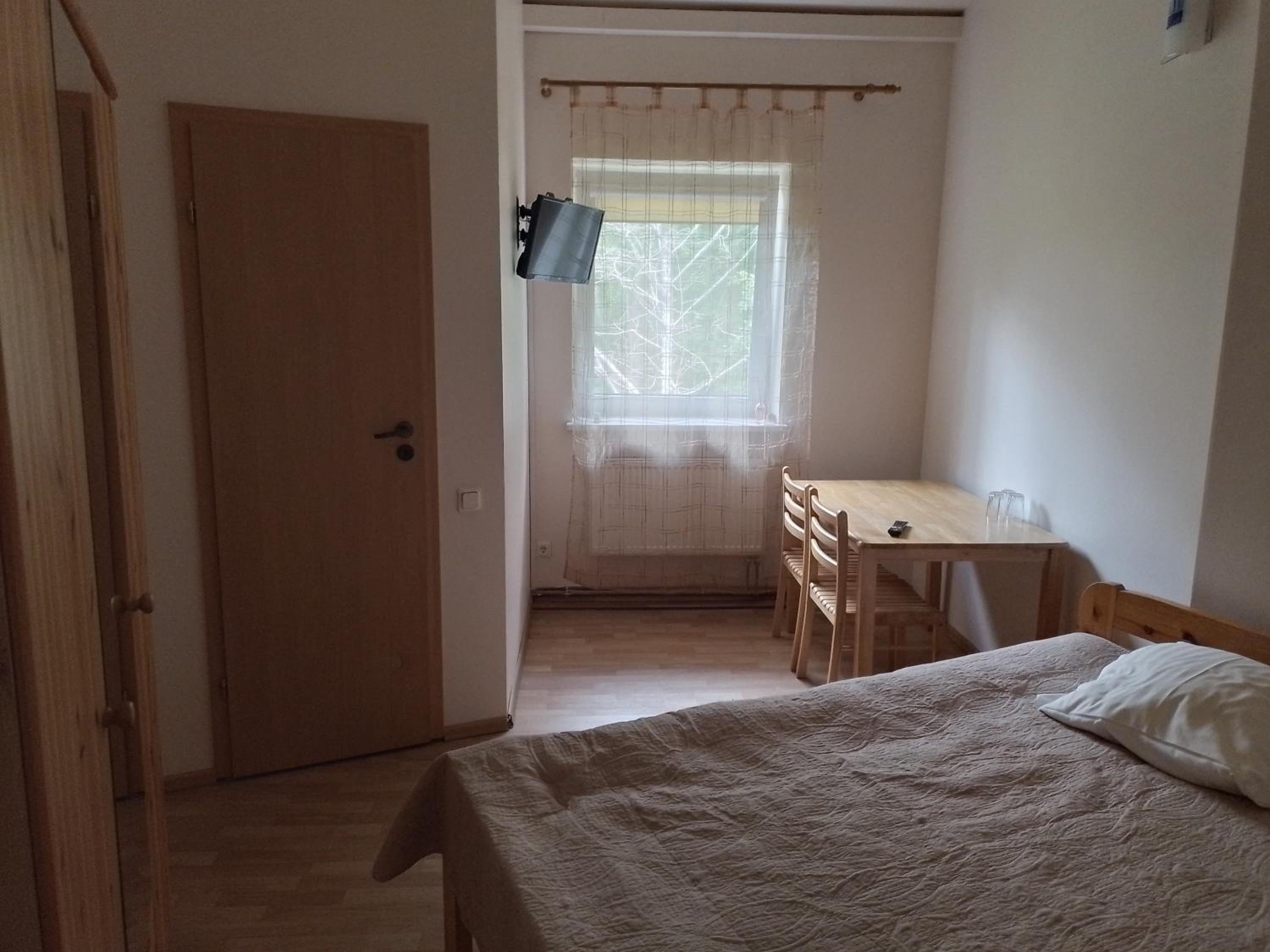 Large Double or Twin Room - Photo 1
