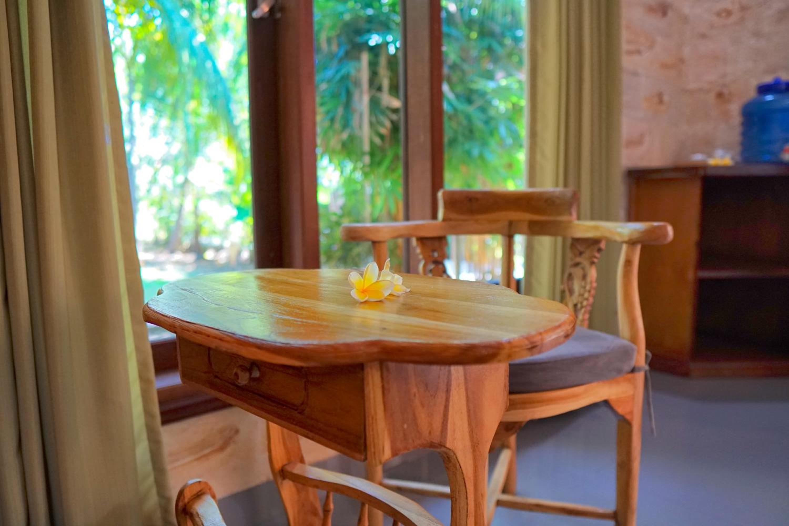 Deluxe Bungalow with Garden View - Photo 9