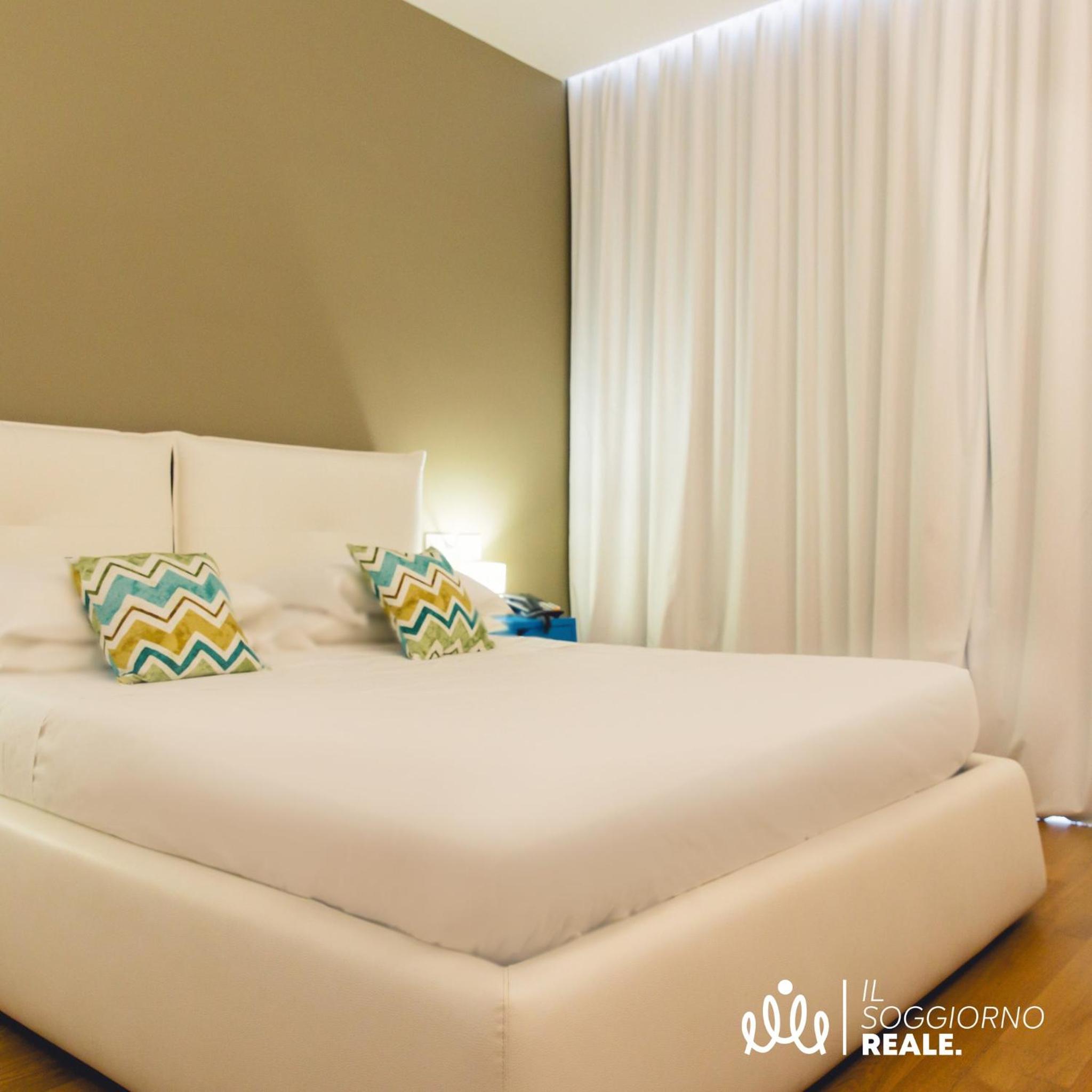 Double Room with Balcony - Photo 1