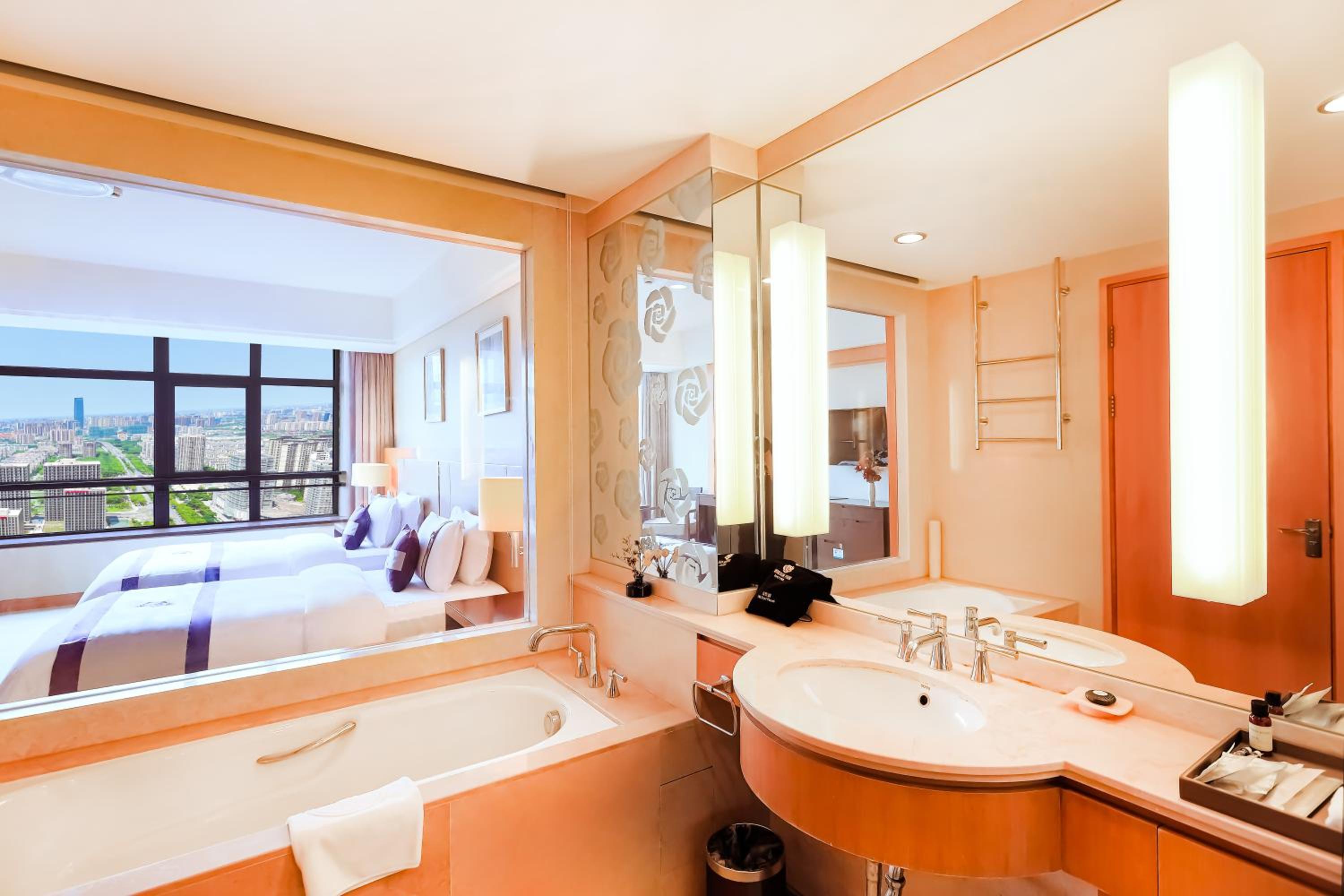 Deluxe Twin Room photo 2