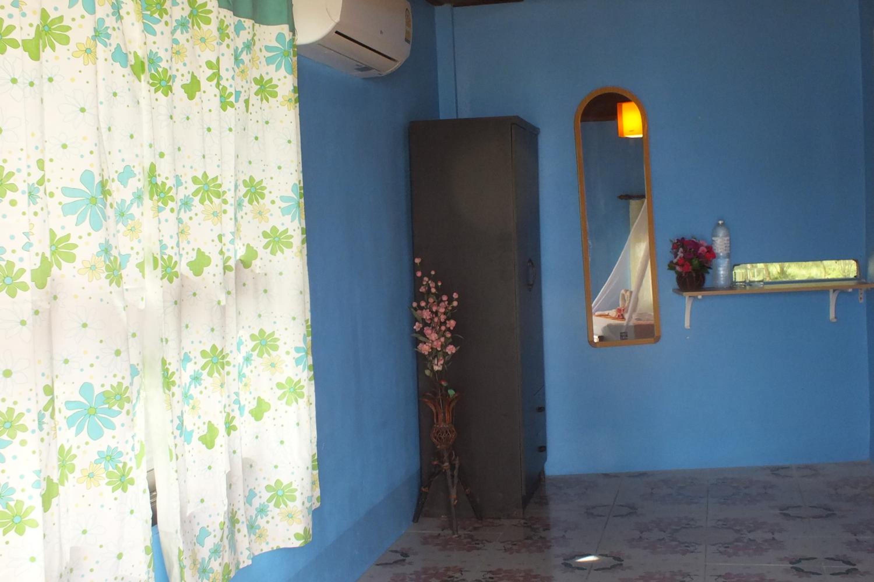 Bungalow with Sea View - Photo 25