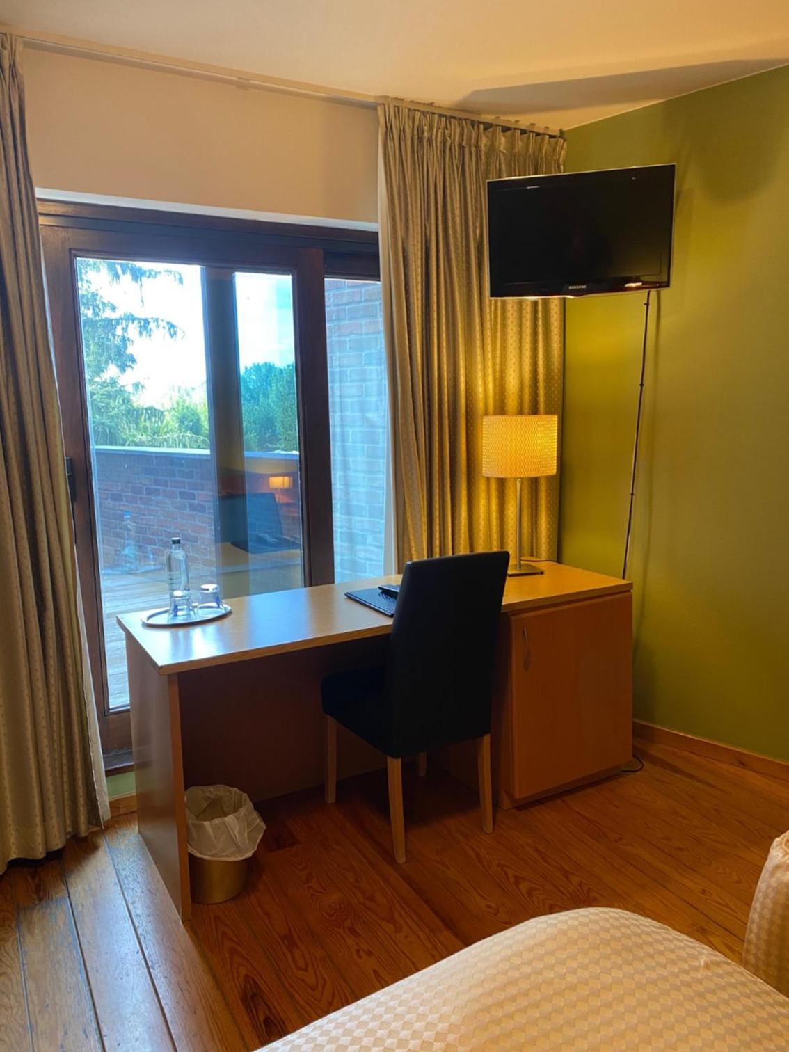 Large Twin Room photo 1
