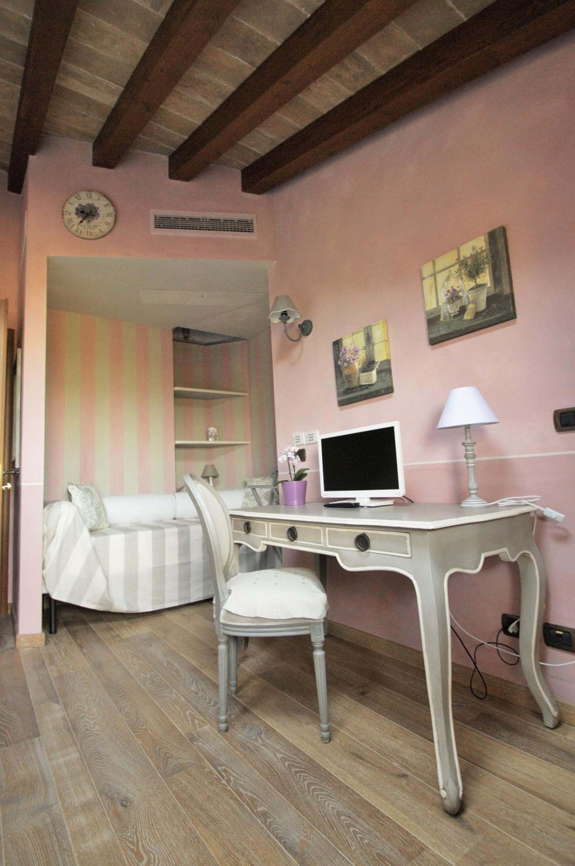 Double or Twin Room with Pool View photo 3